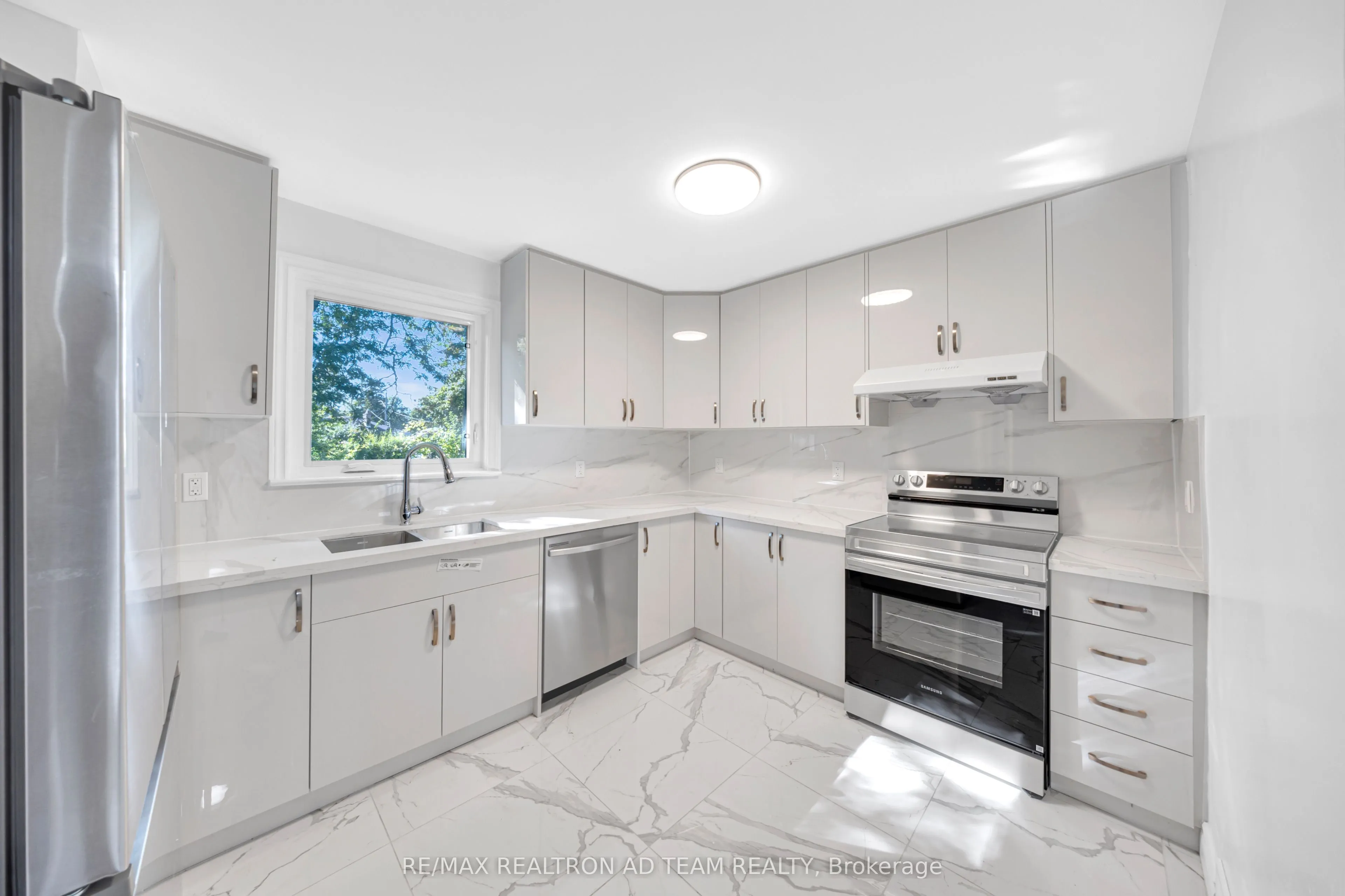 18 Windridge Drive, #Main