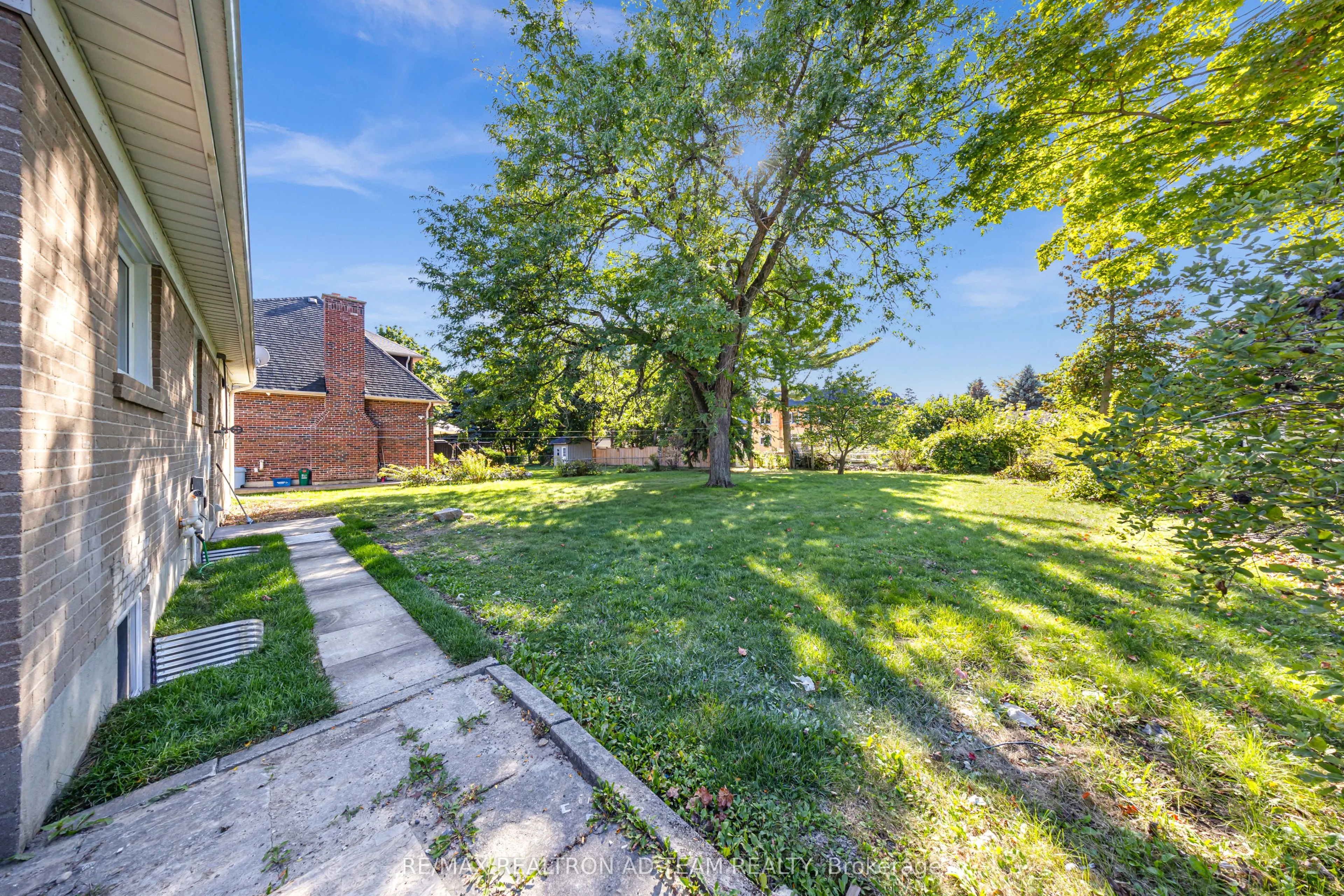 18 Windridge Drive, #Main