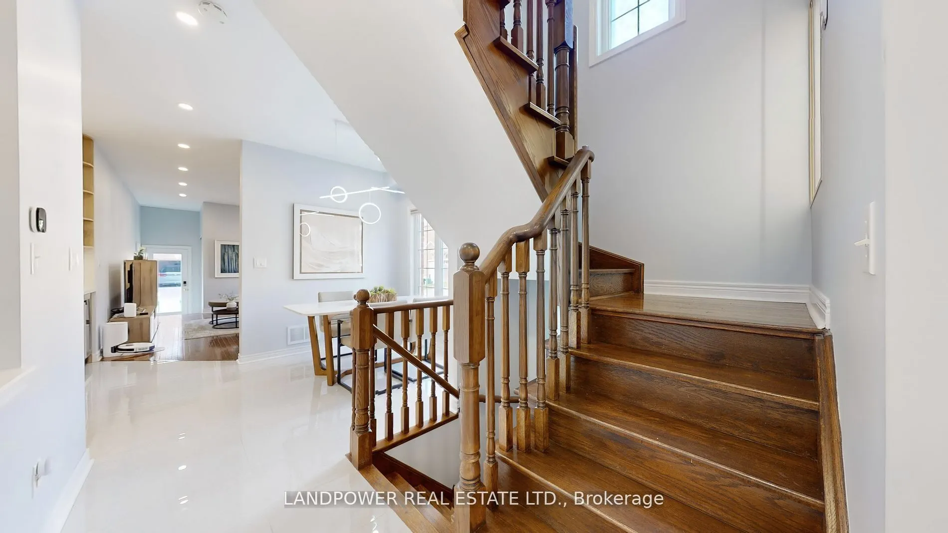 6 Pyneside Street