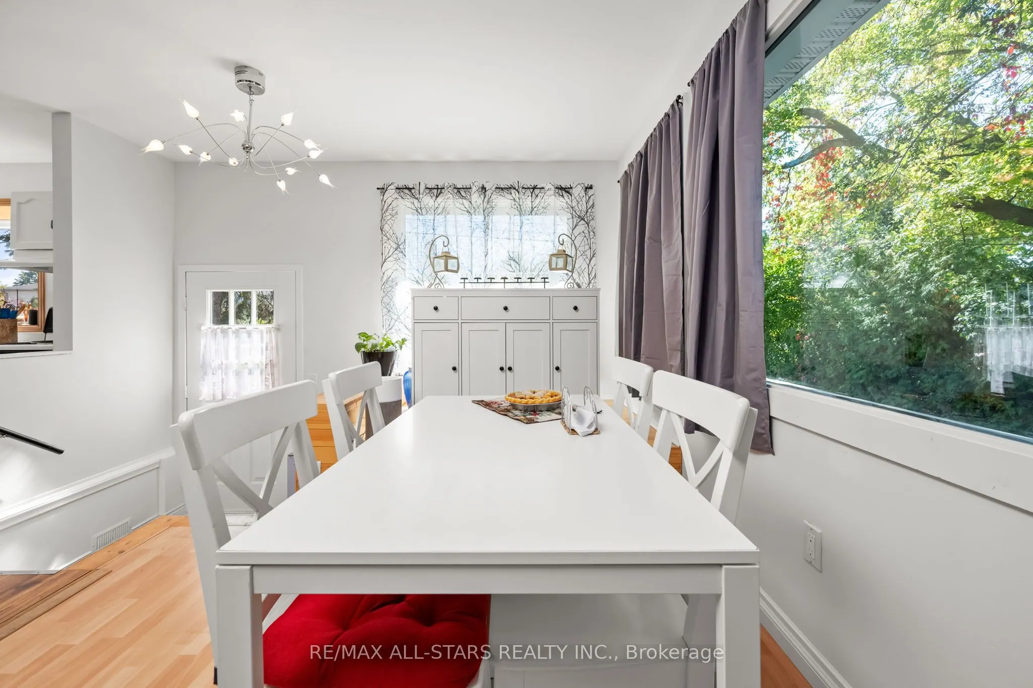 40 Riverglen Drive