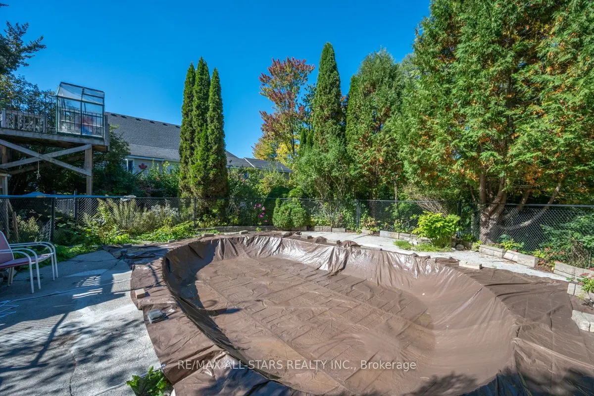 40 Riverglen Drive