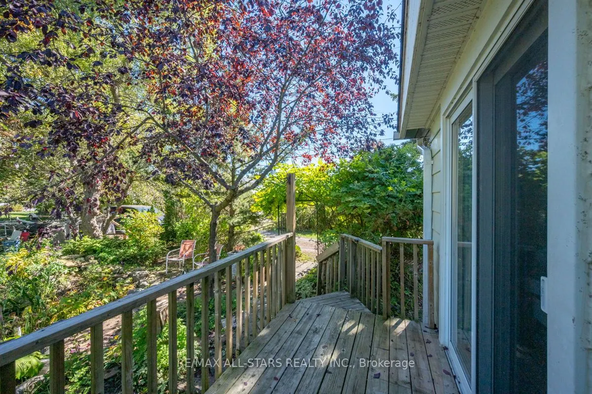 40 Riverglen Drive