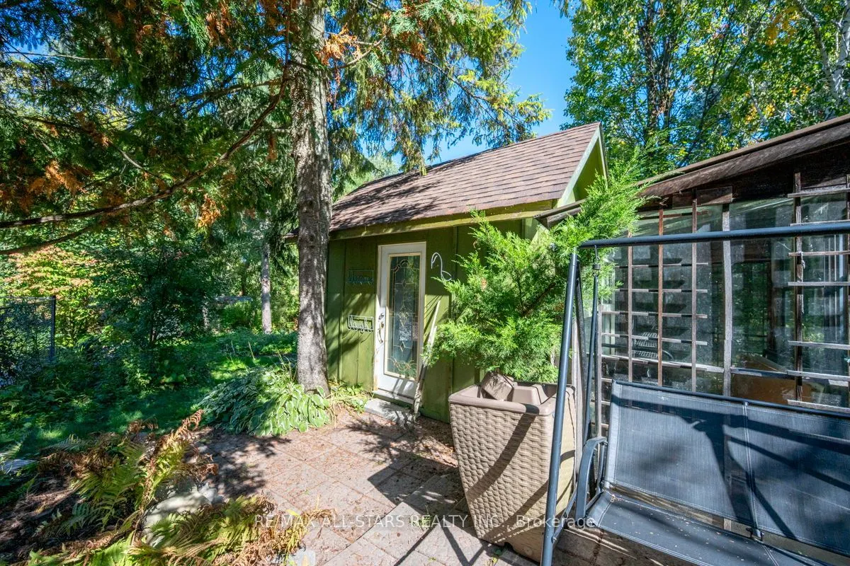40 Riverglen Drive