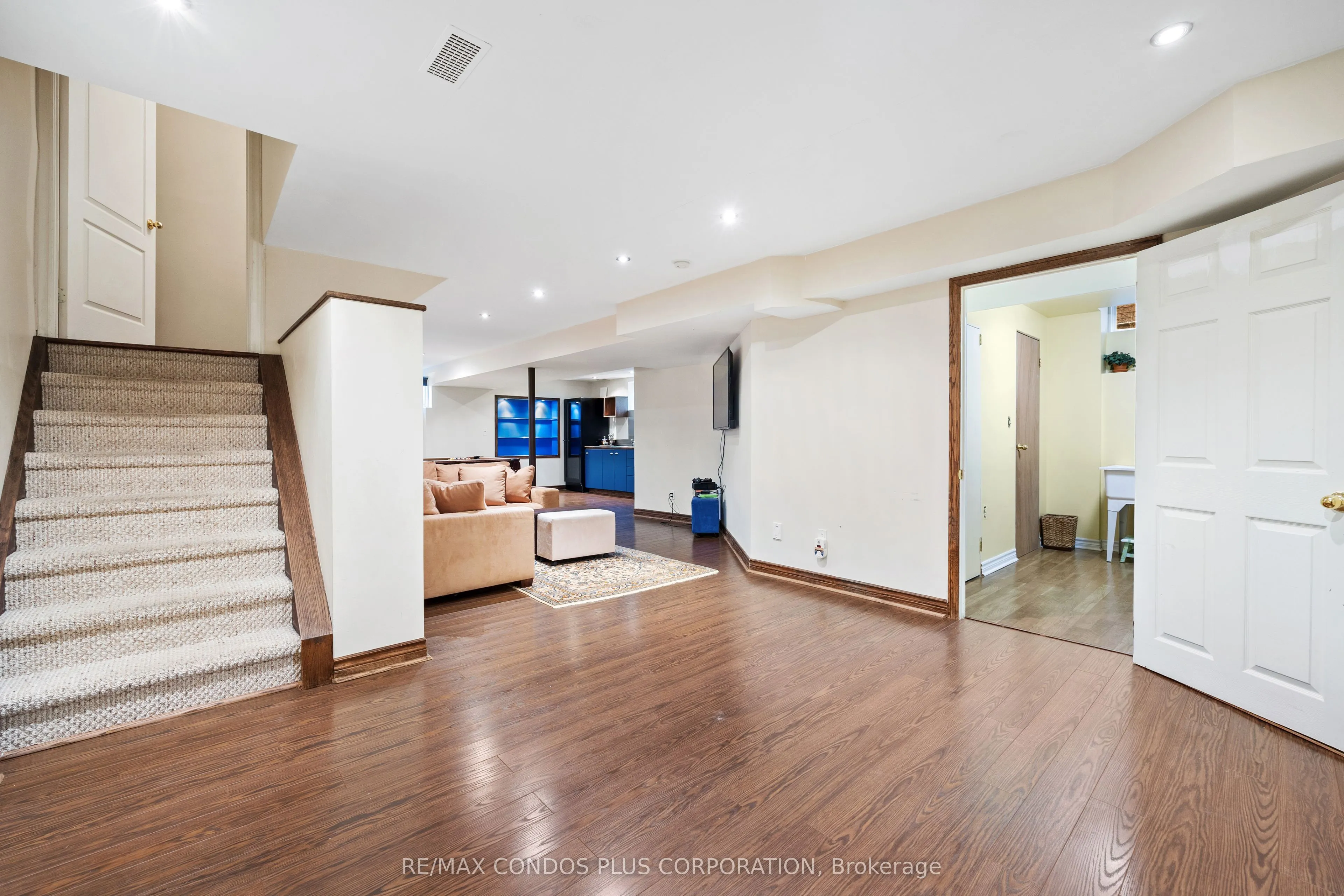 317 Clearmeadow Boulevard