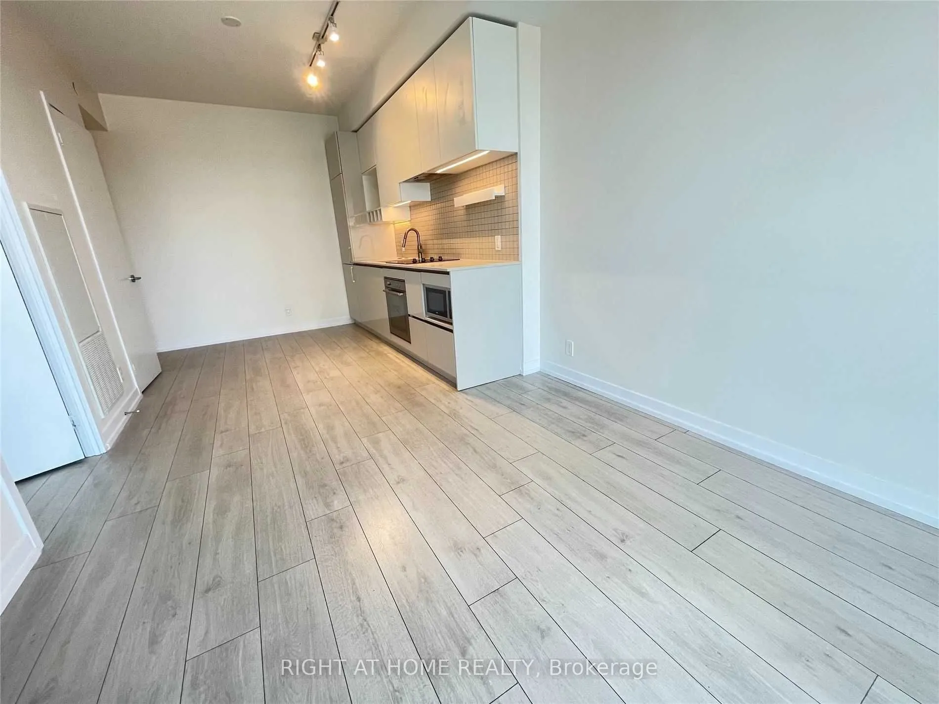950 Portage Parkway, #3311