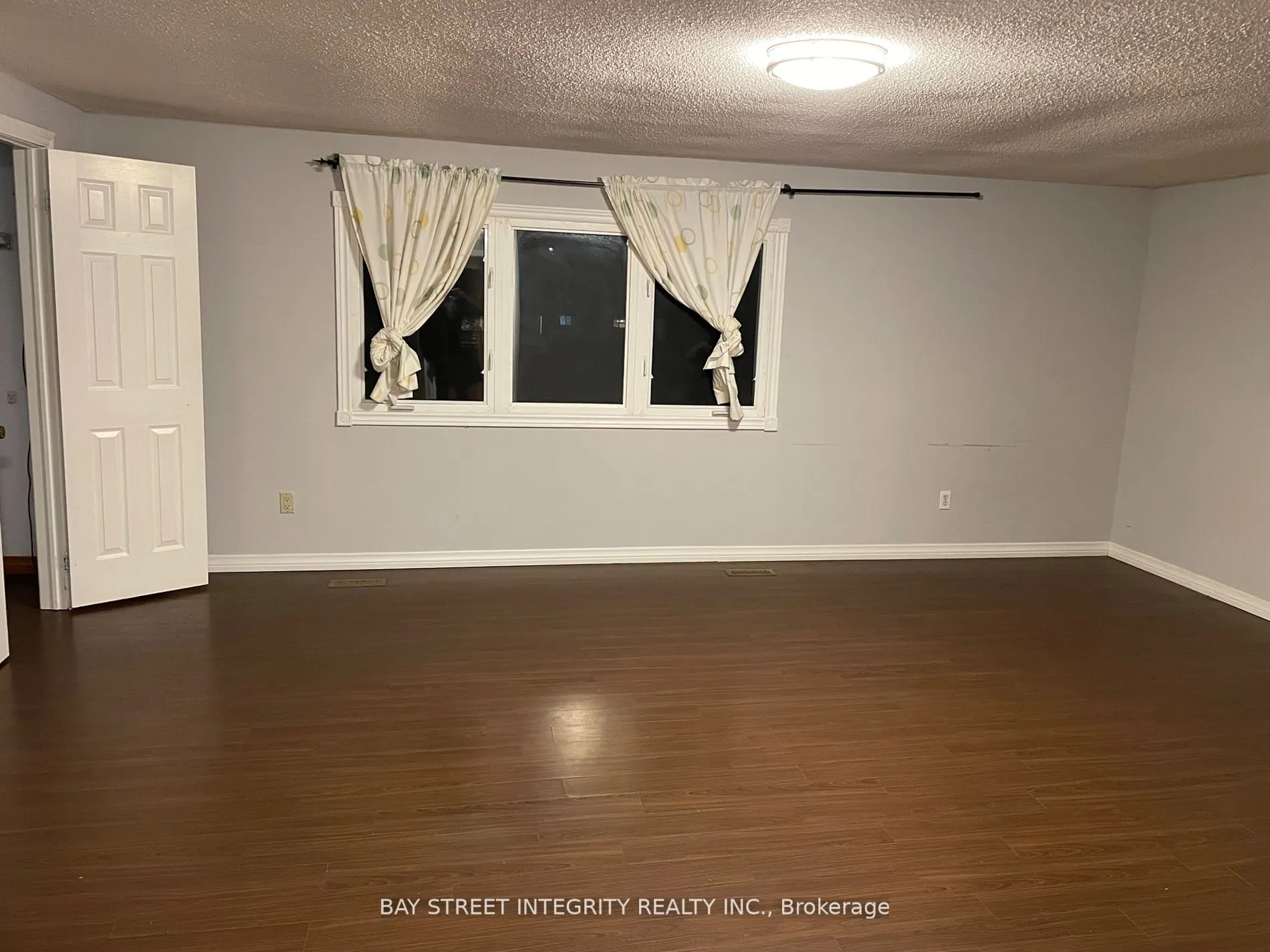 9 Forbes Crescent, #Main