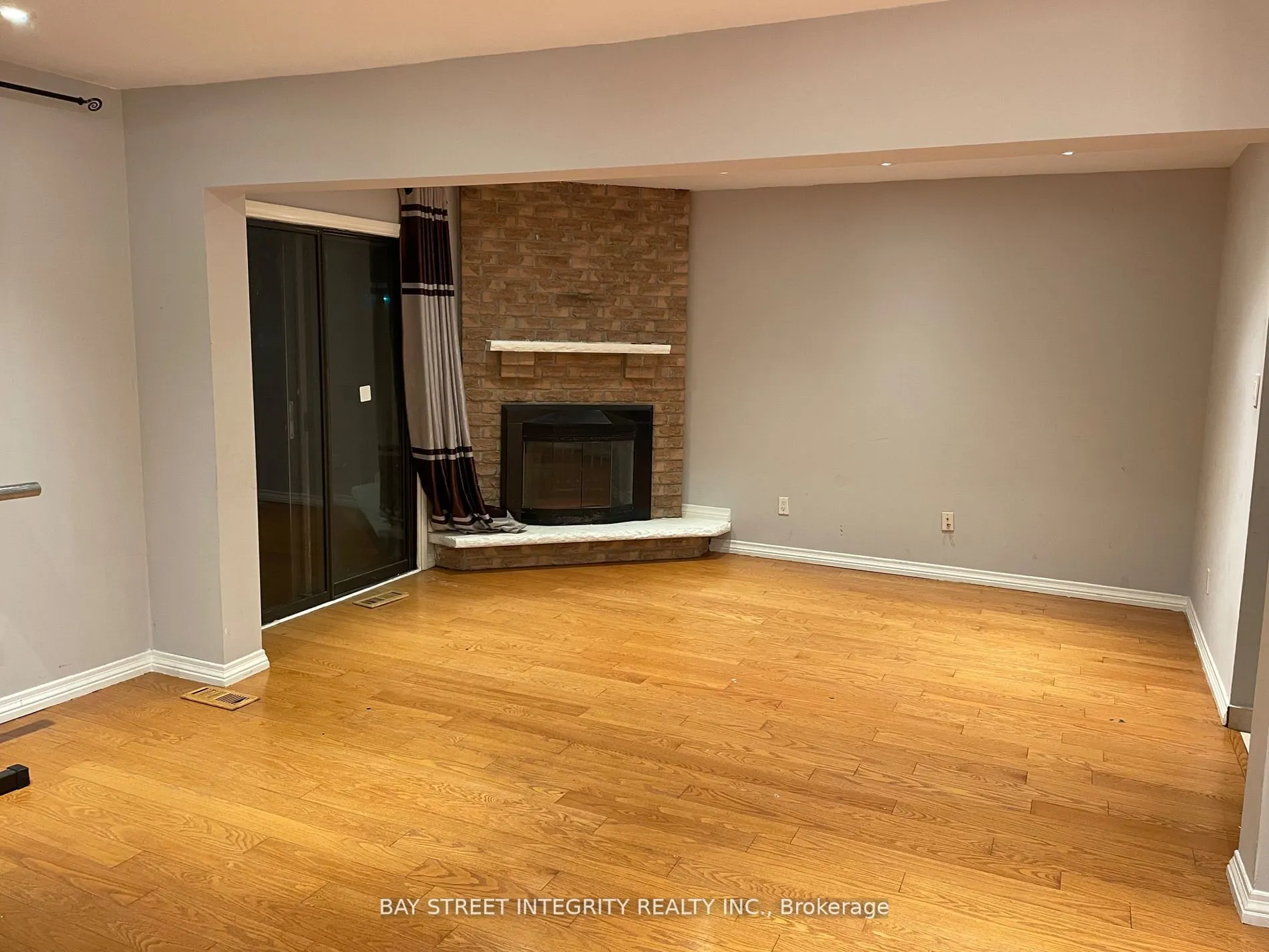 9 Forbes Crescent, #Main