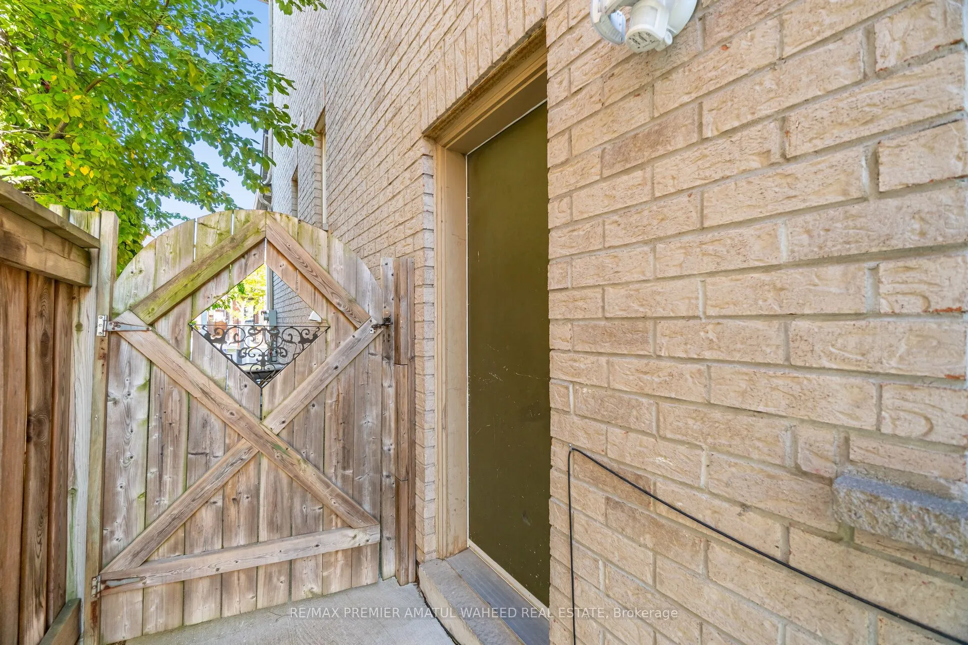 26 Coast Avenue