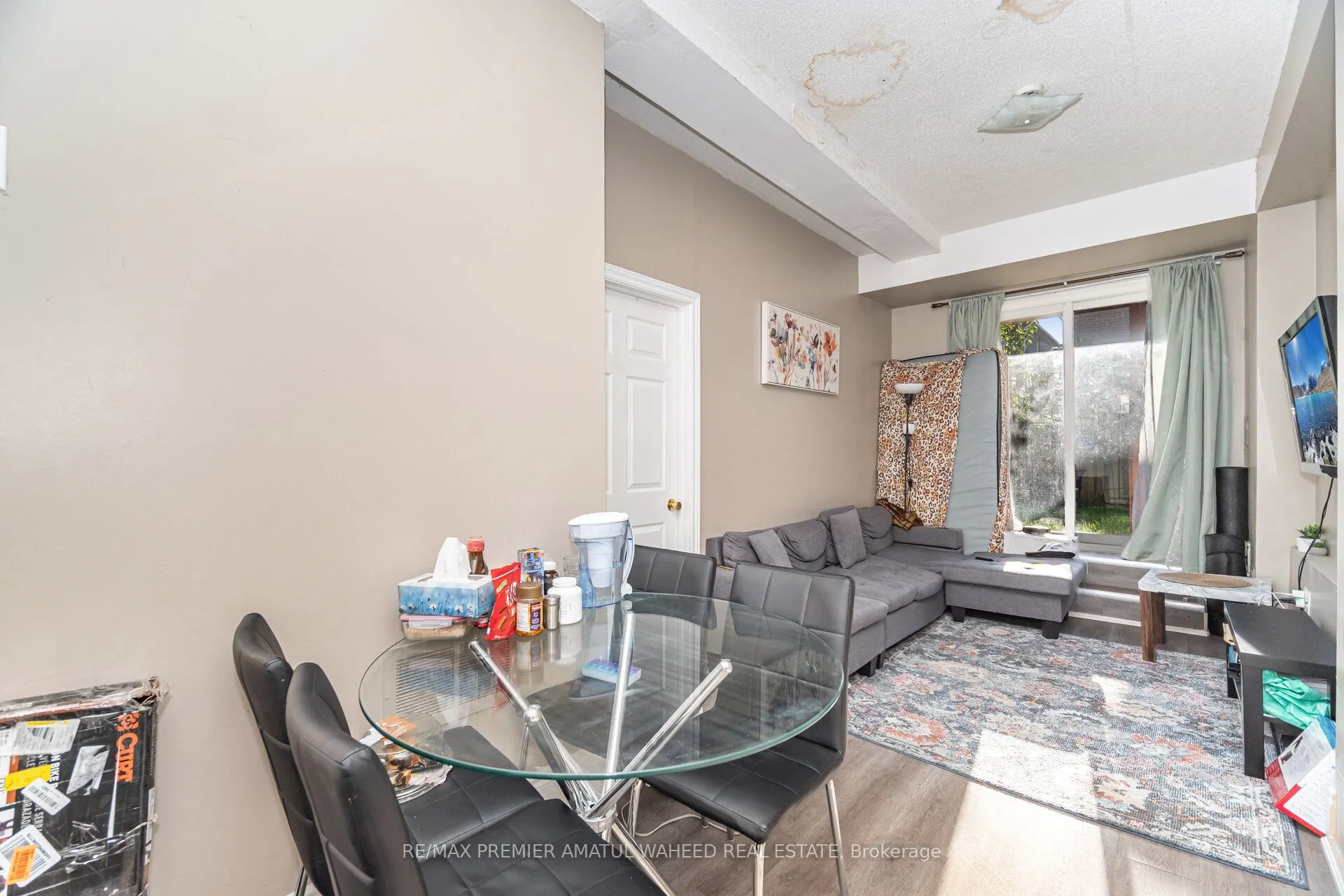 26 Coast Avenue