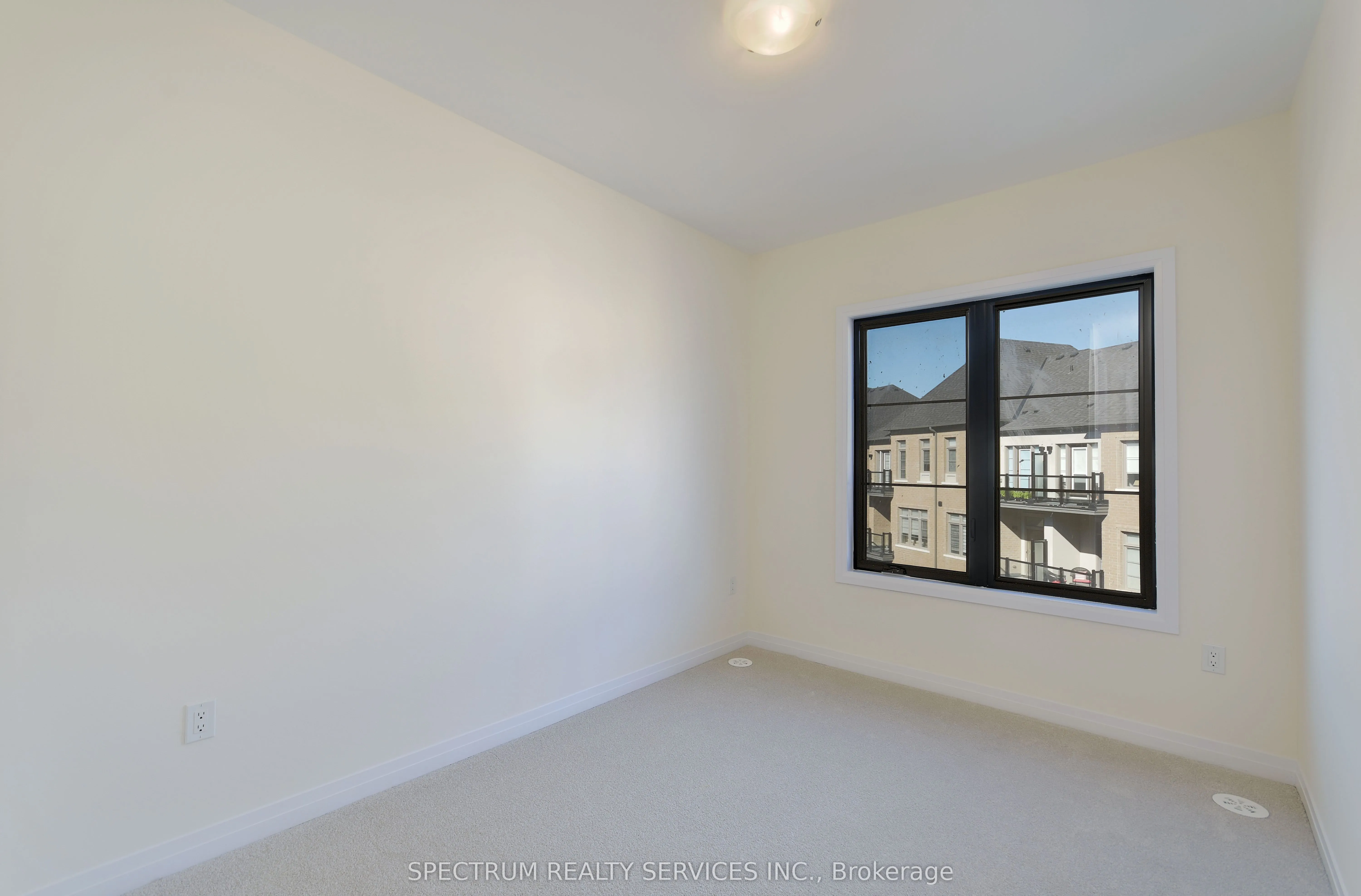 35 De La Roche Drive