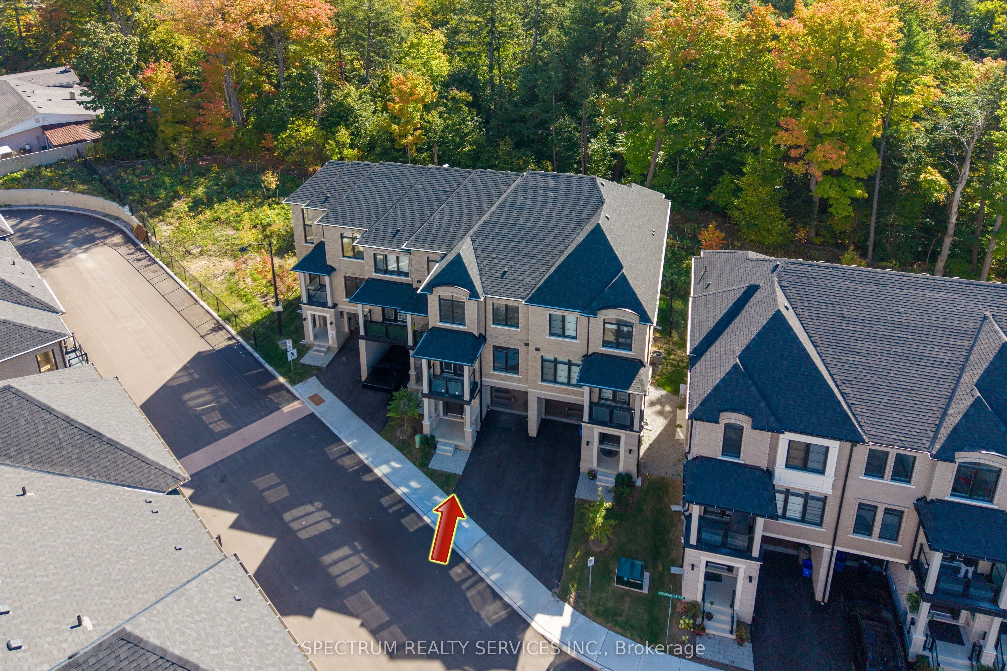 35 De La Roche Drive