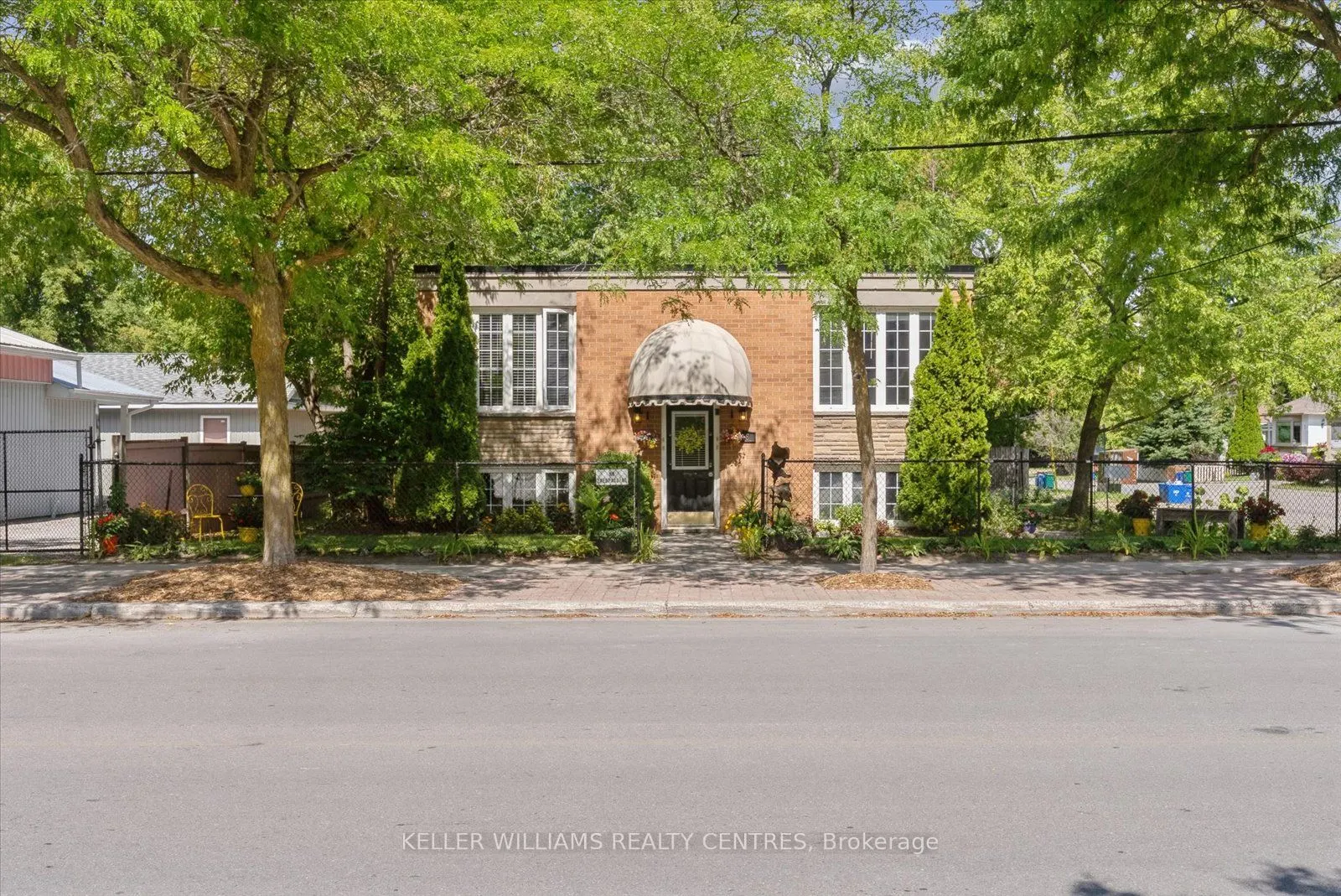 948 Lake Drive E, #104