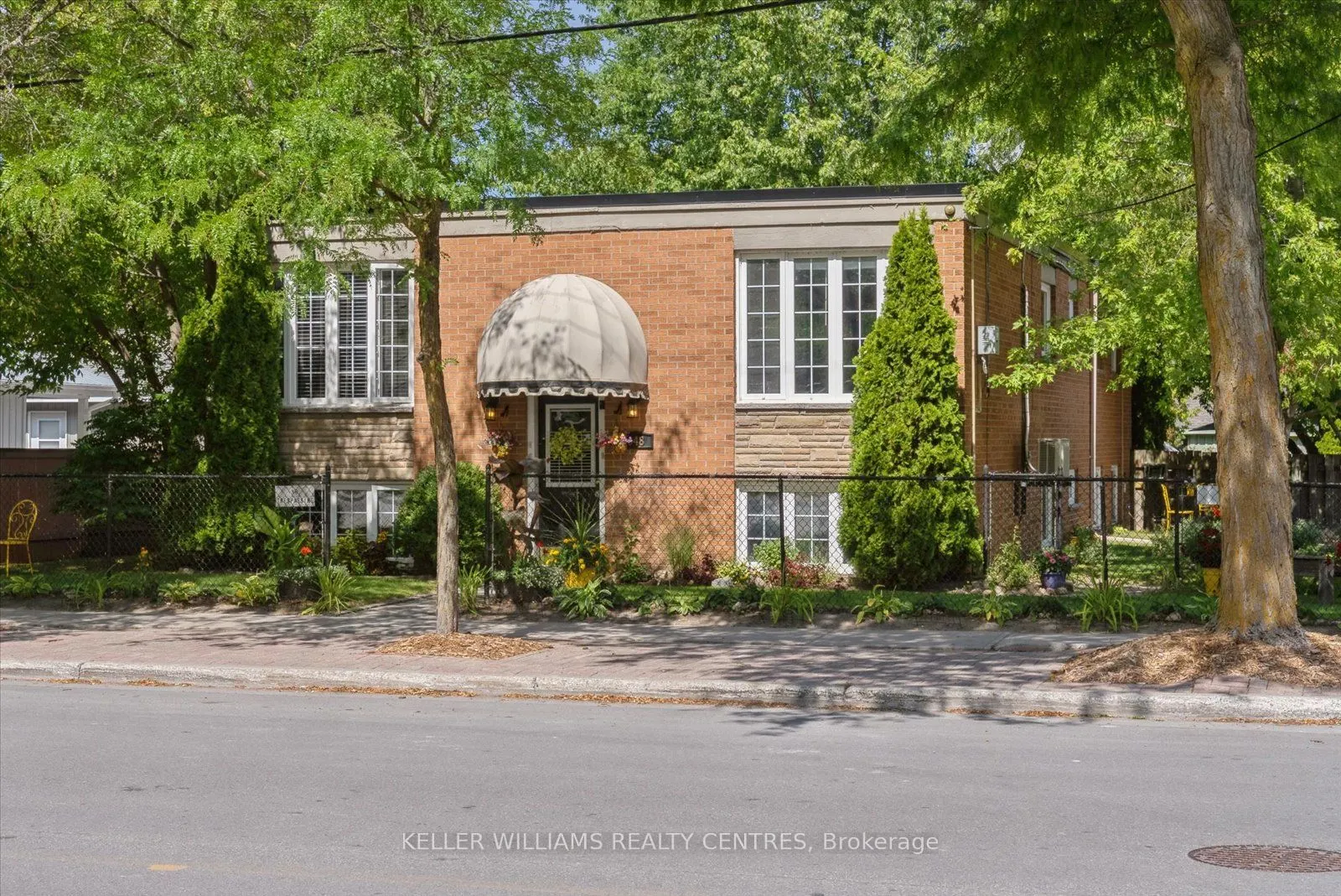 948 Lake Drive E, #104