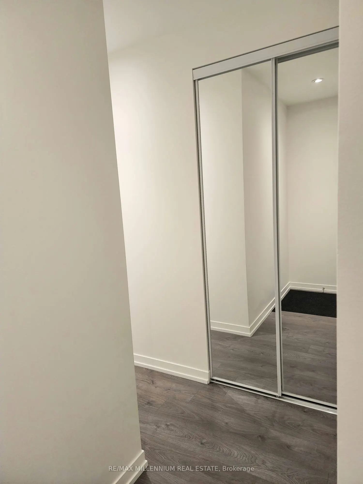 950 Portage Parkway, #3503