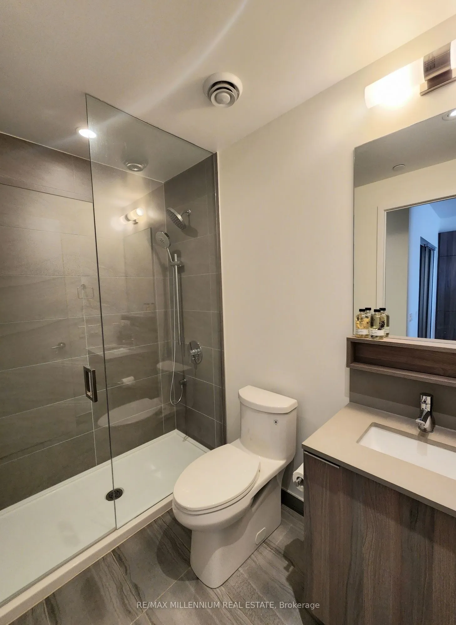 950 Portage Parkway, #3503
