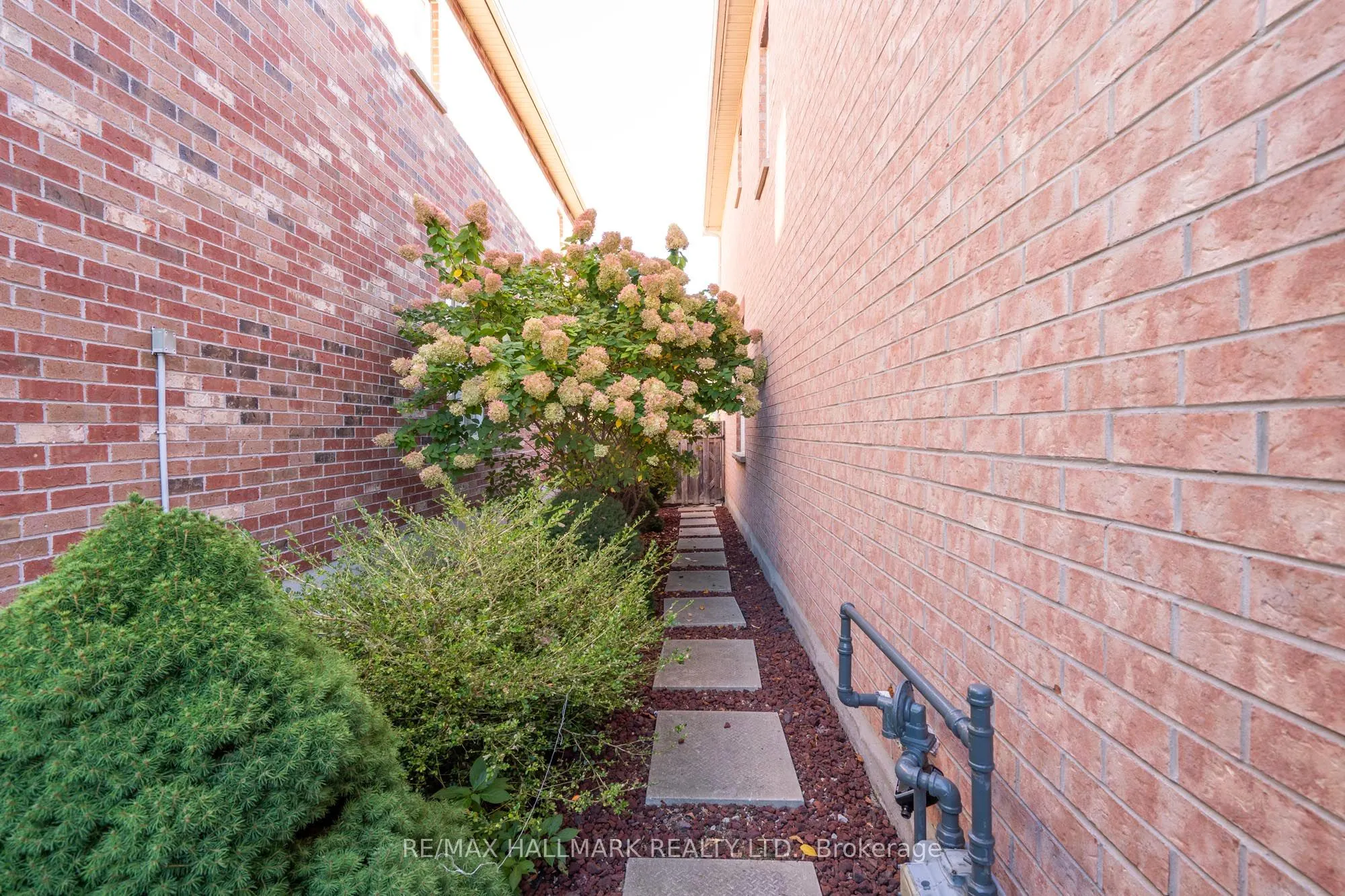21 Brooks Avenue