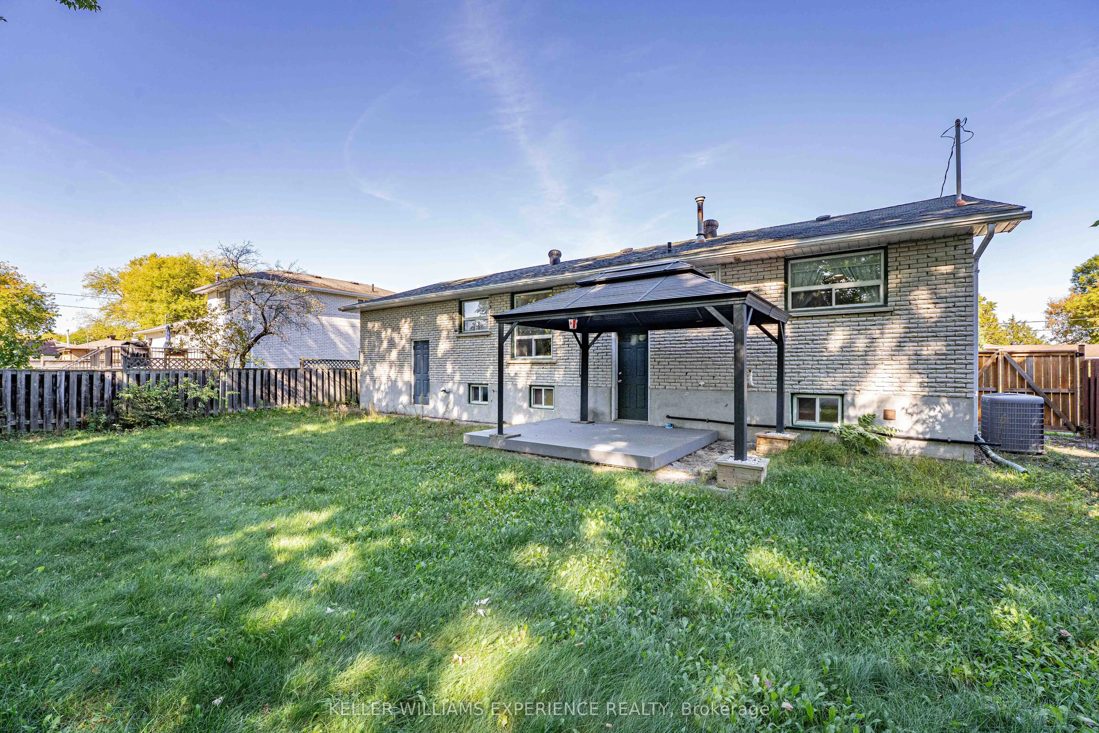 6 Sandsprings Crescent