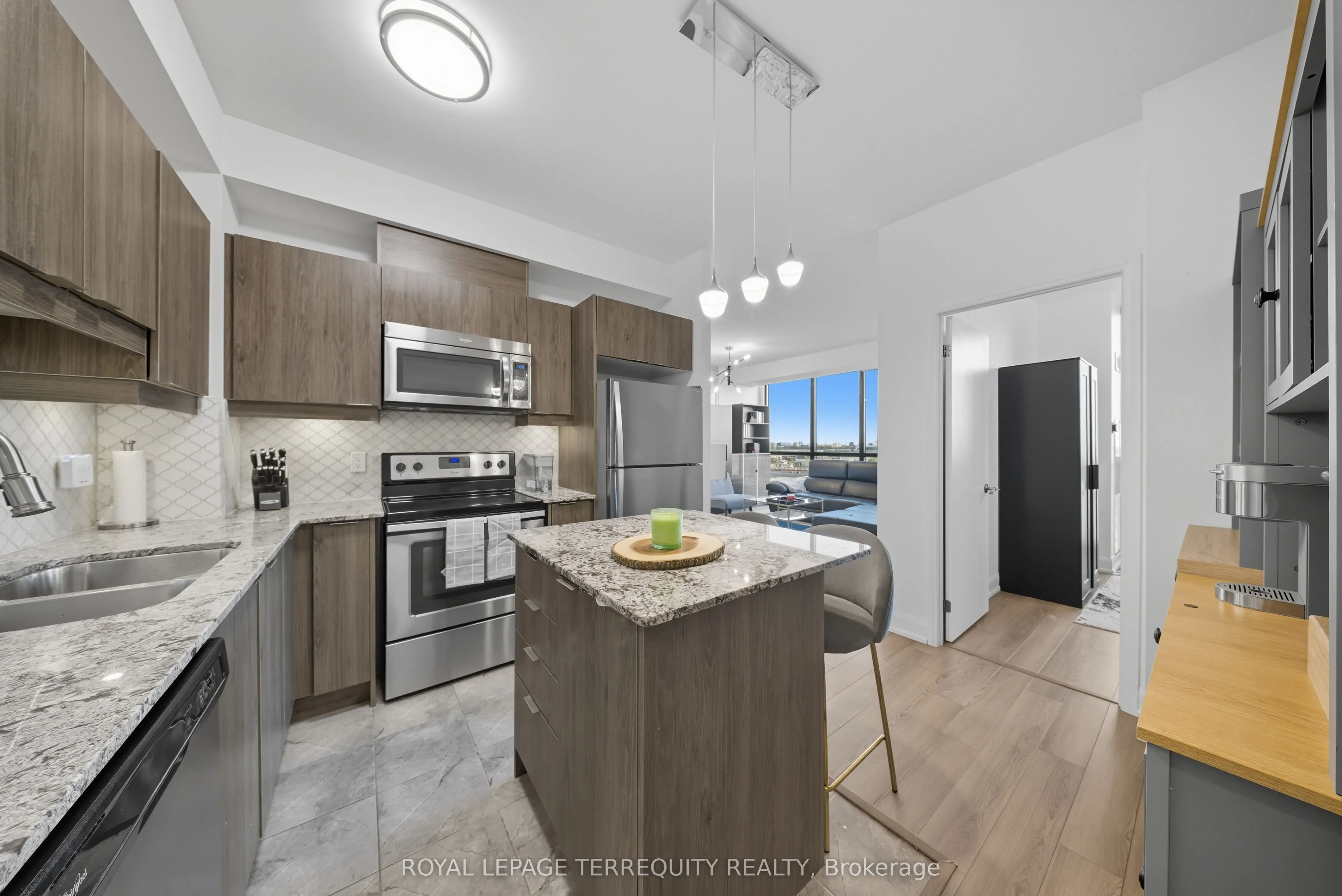 2910 Highway 7, #902