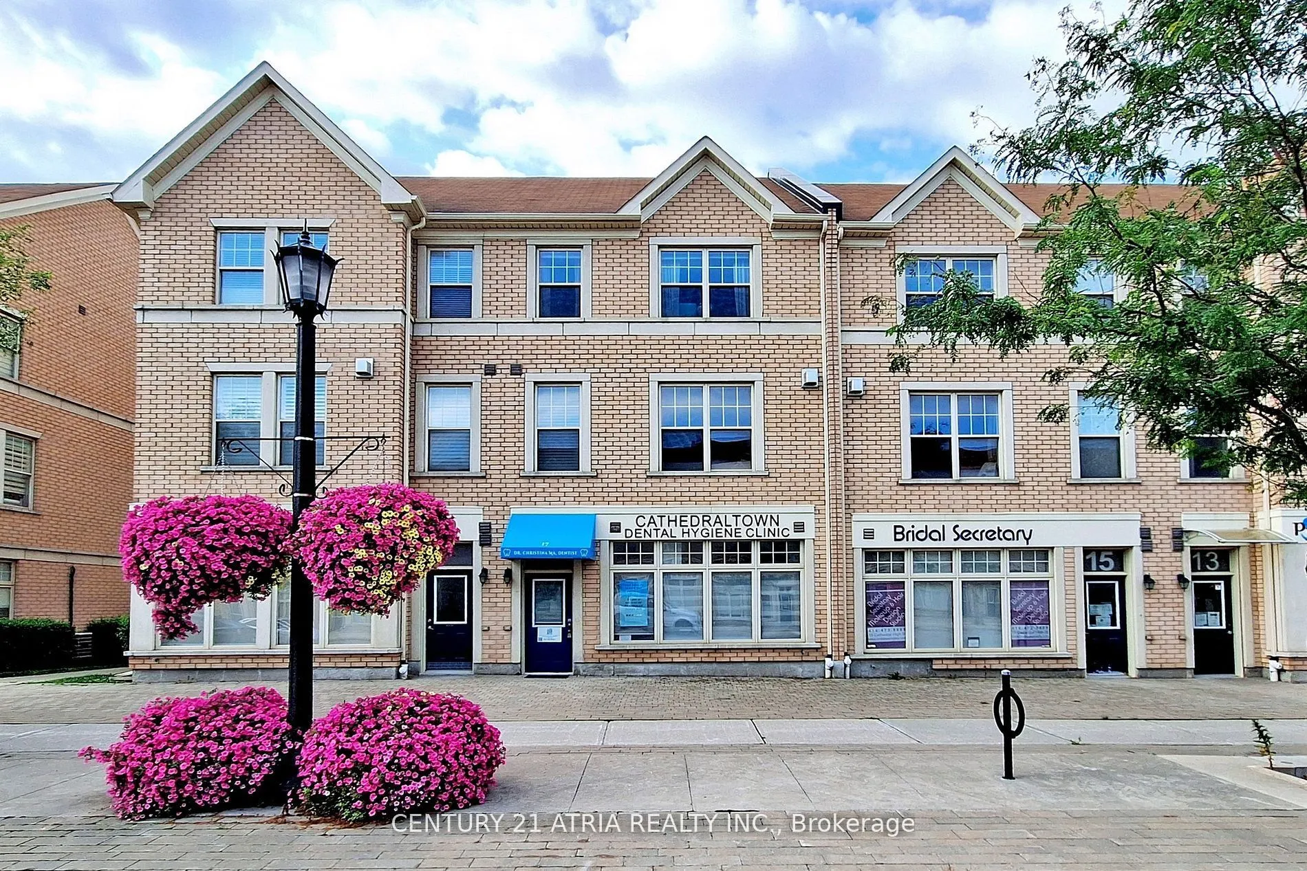 17 Cathedral High Street