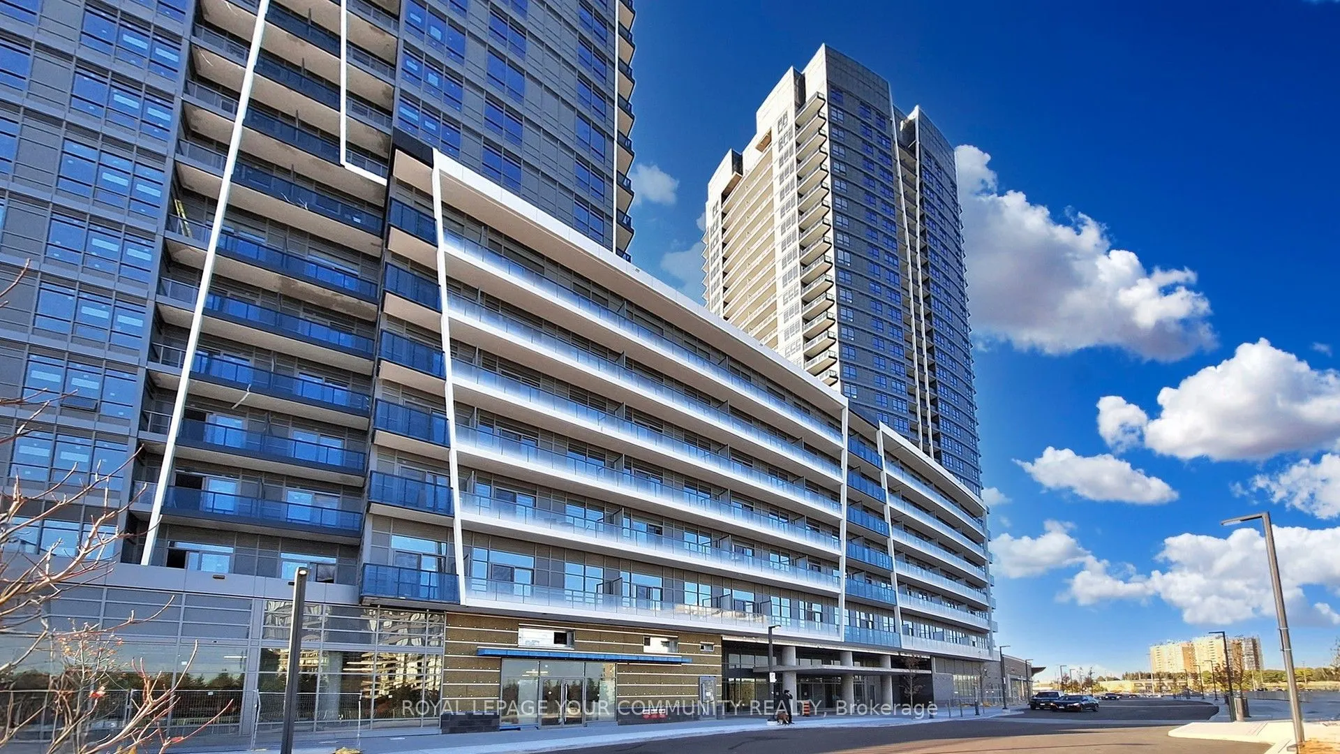 30 Upper Mall Way, #2101