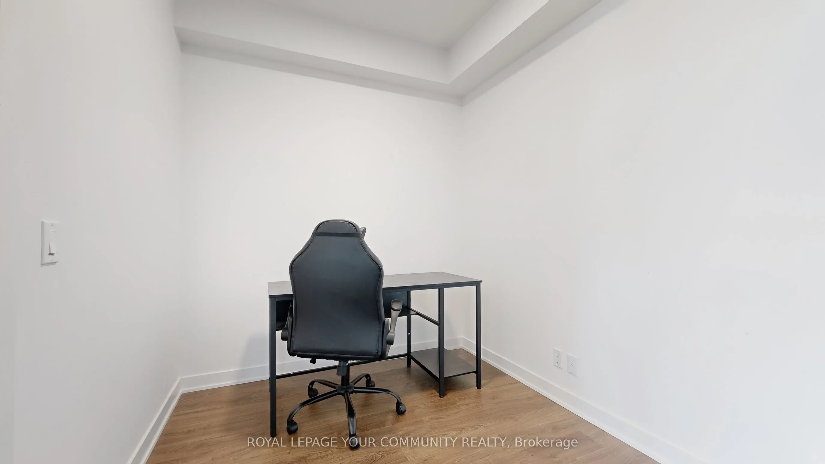 30 Upper Mall Way, #2101