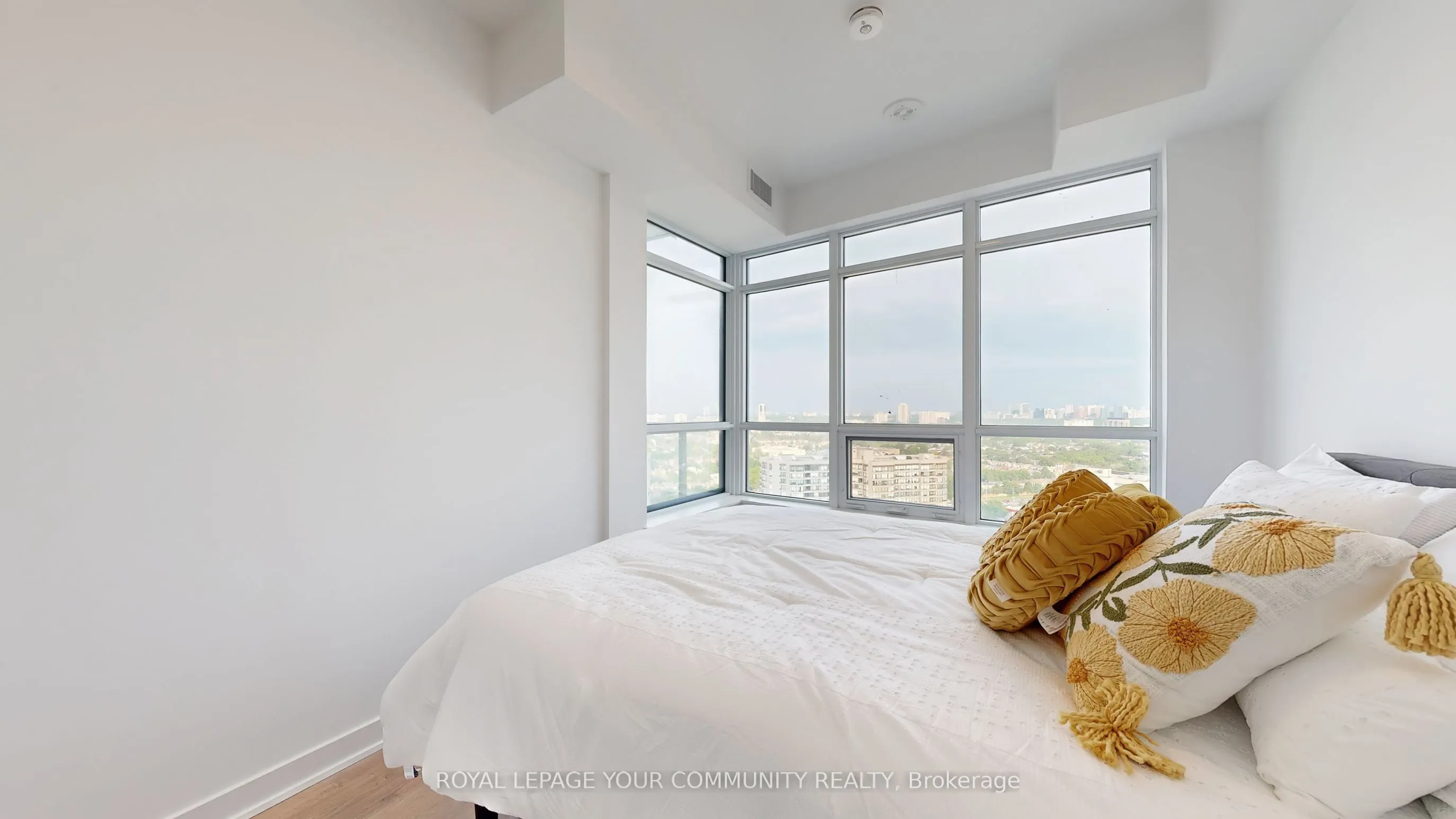 30 Upper Mall Way, #2101