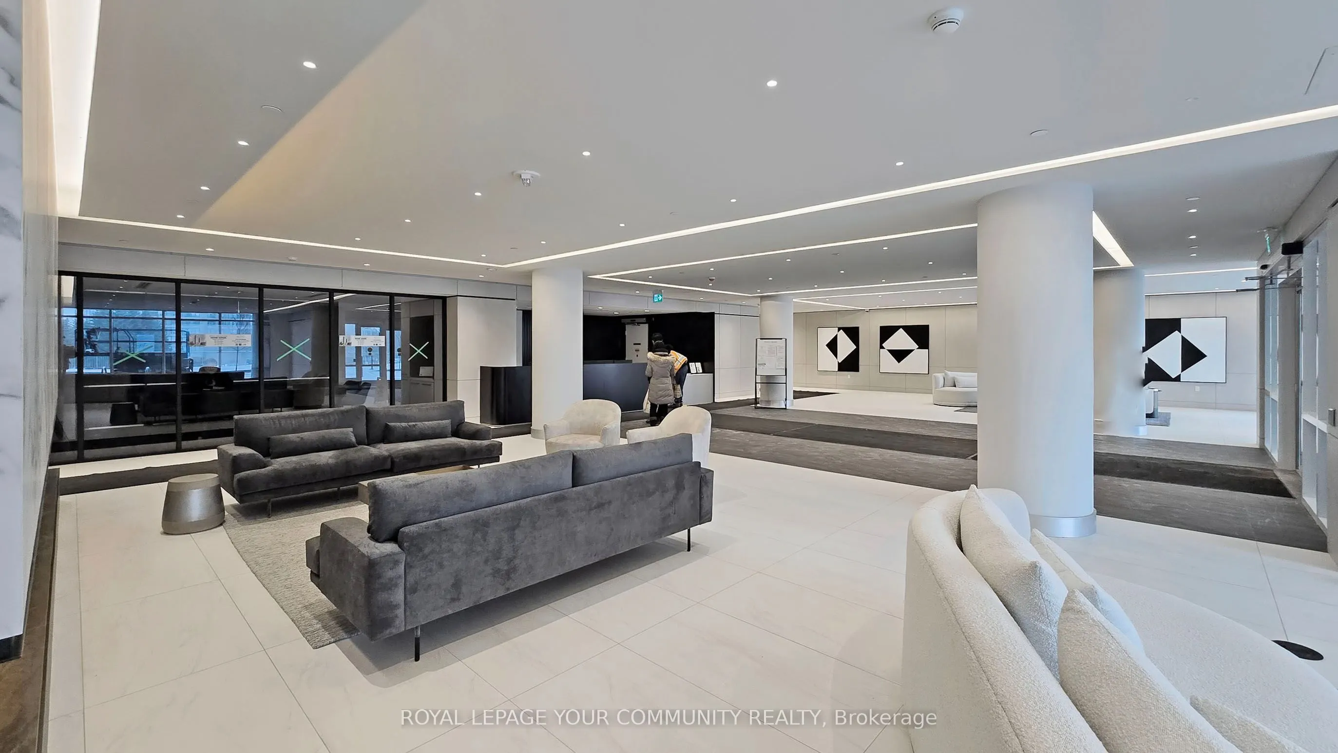30 Upper Mall Way, #2101