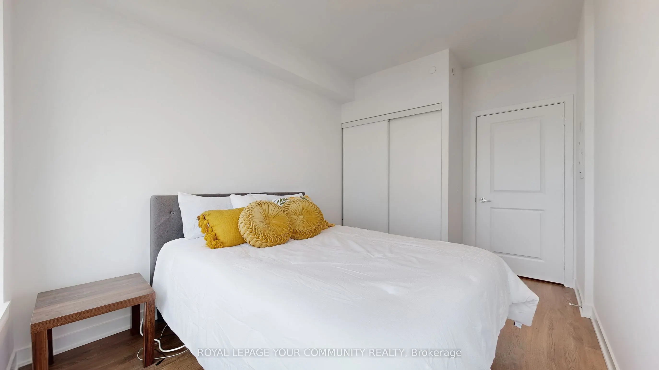 30 Upper Mall Way, #2101