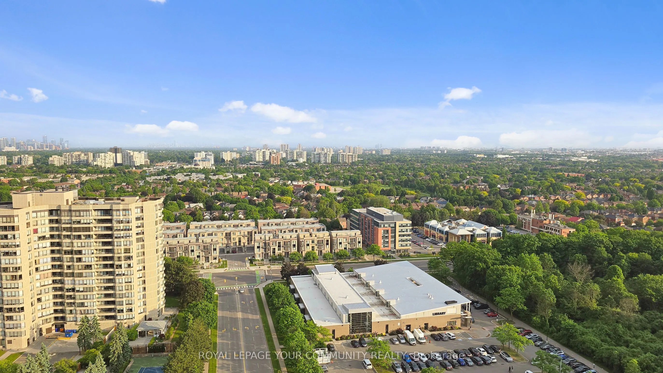 30 Upper Mall Way, #2101