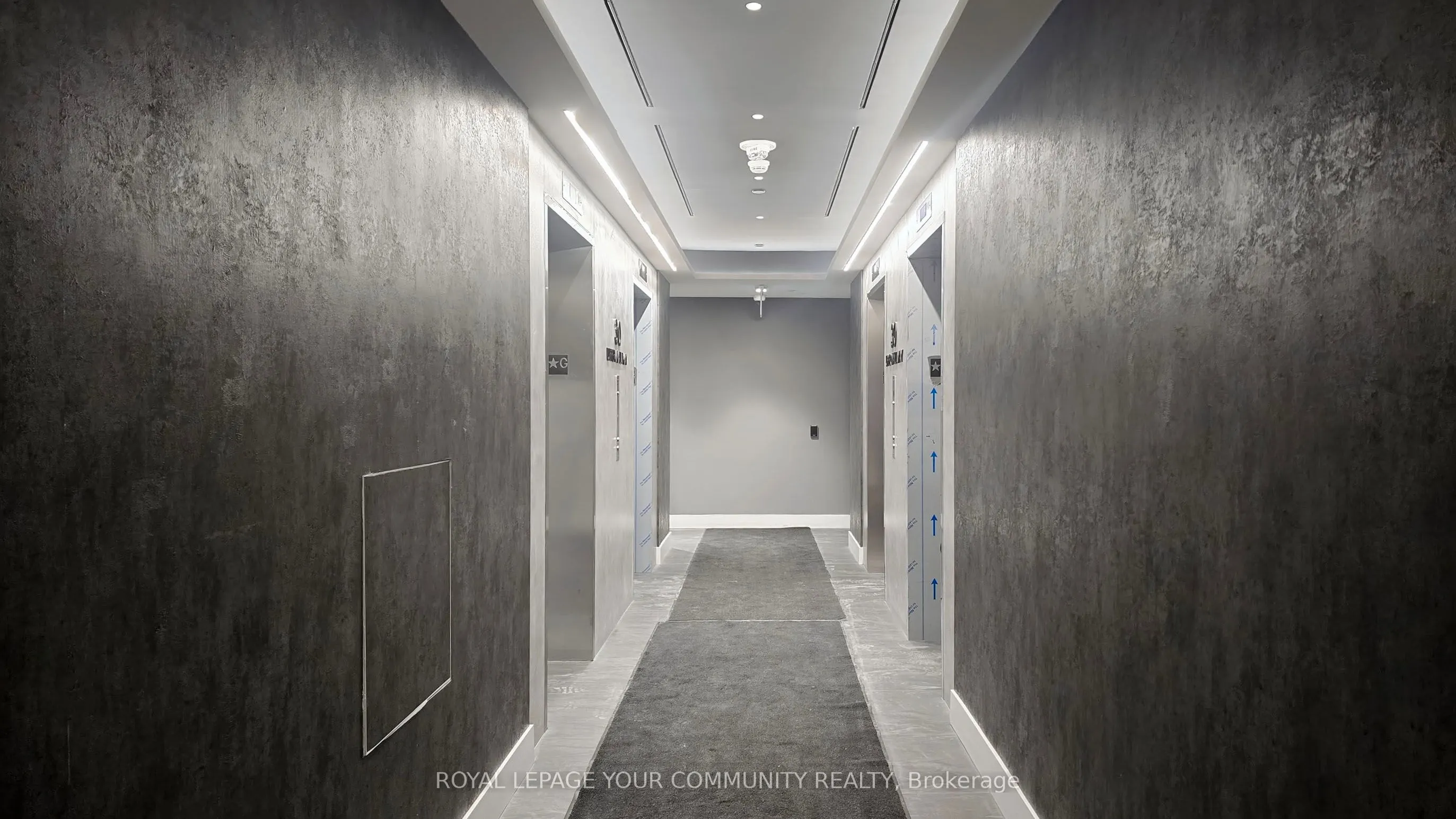 30 Upper Mall Way, #2101