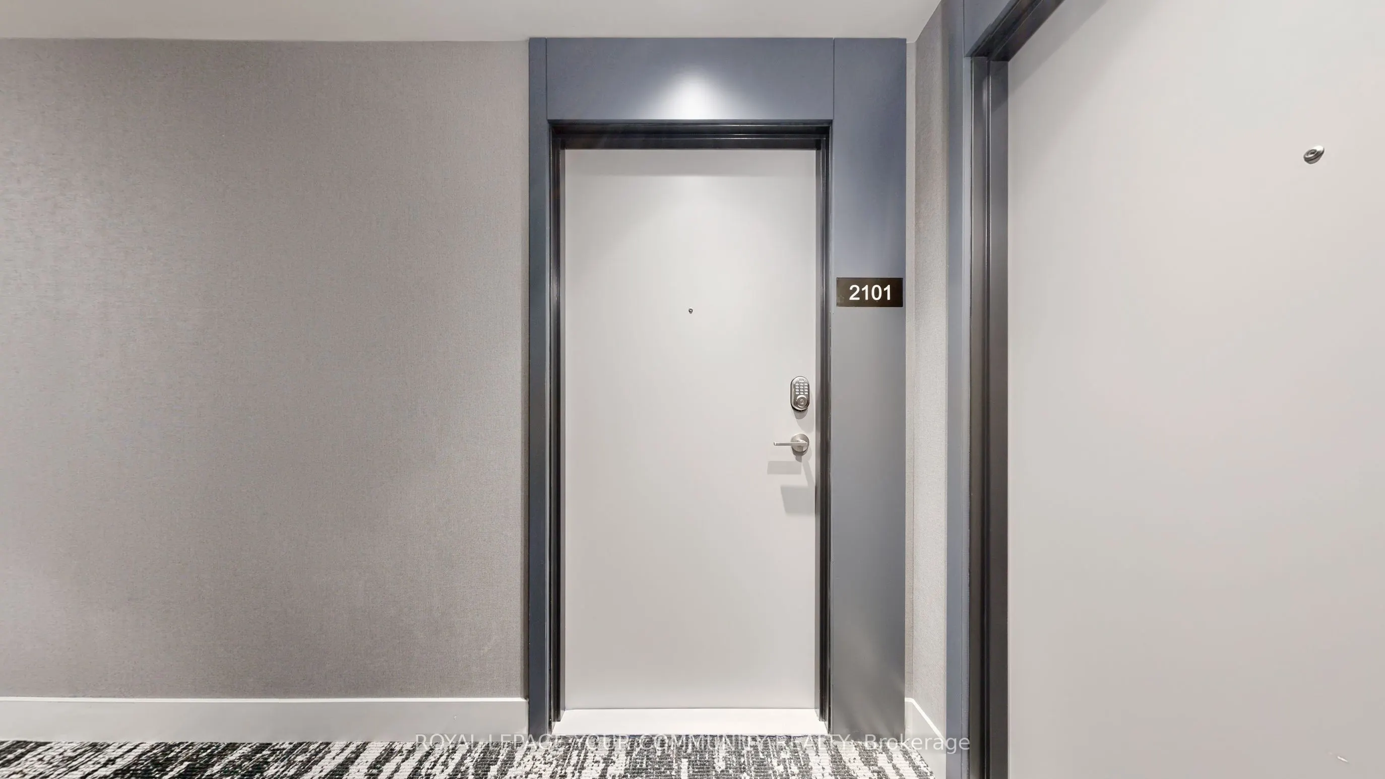 30 Upper Mall Way, #2101