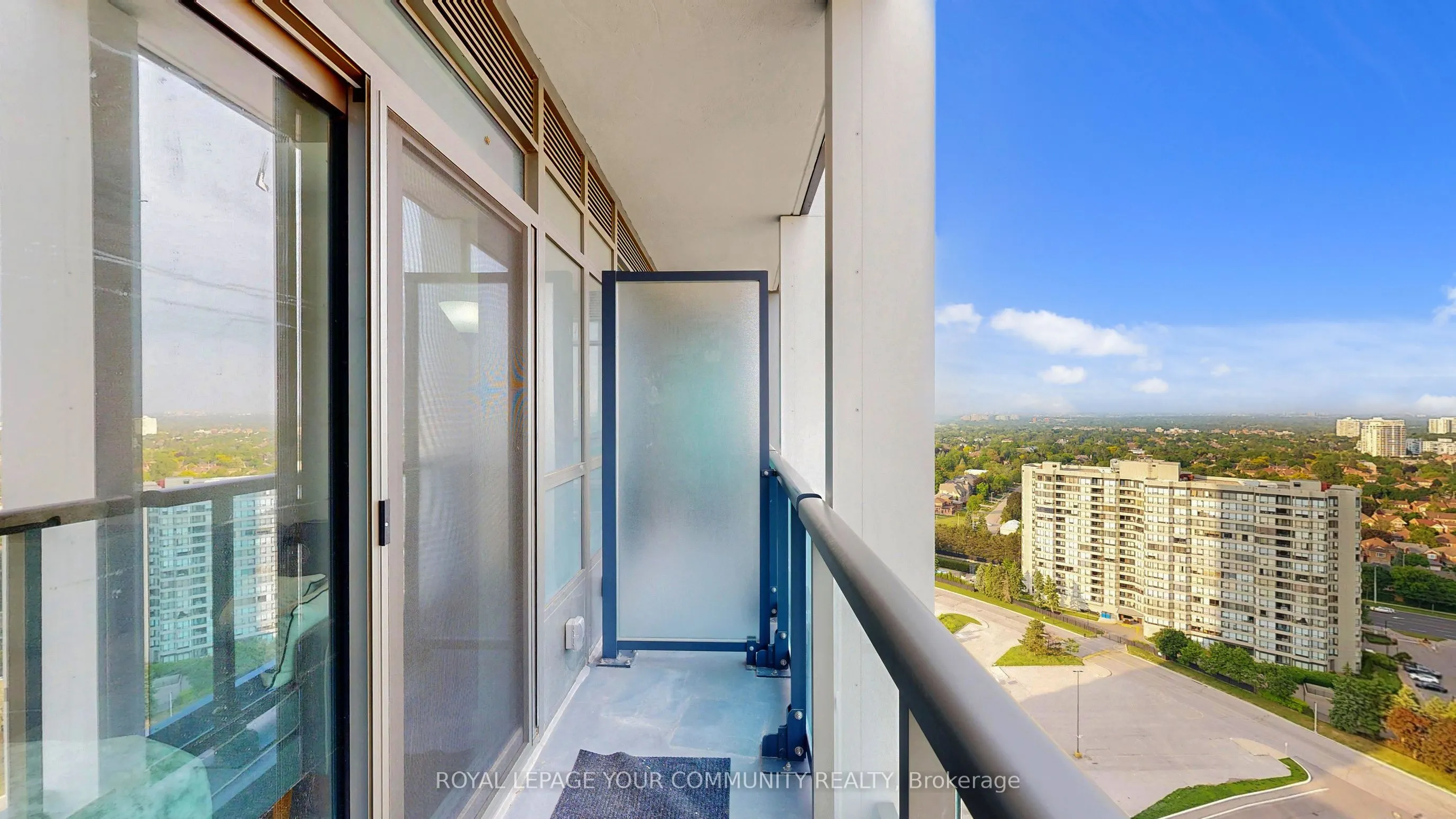 30 Upper Mall Way, #2101