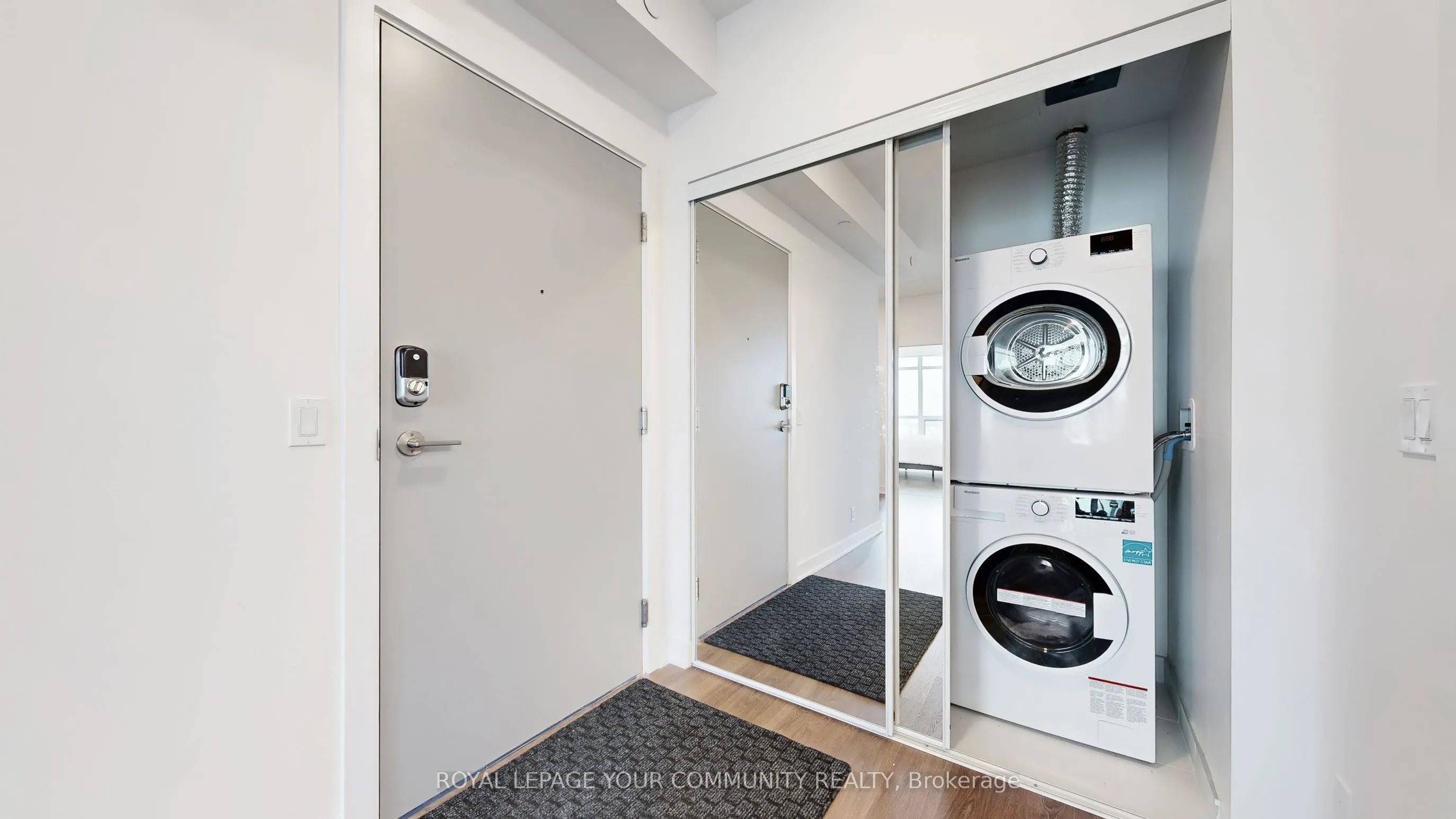 30 Upper Mall Way, #2101