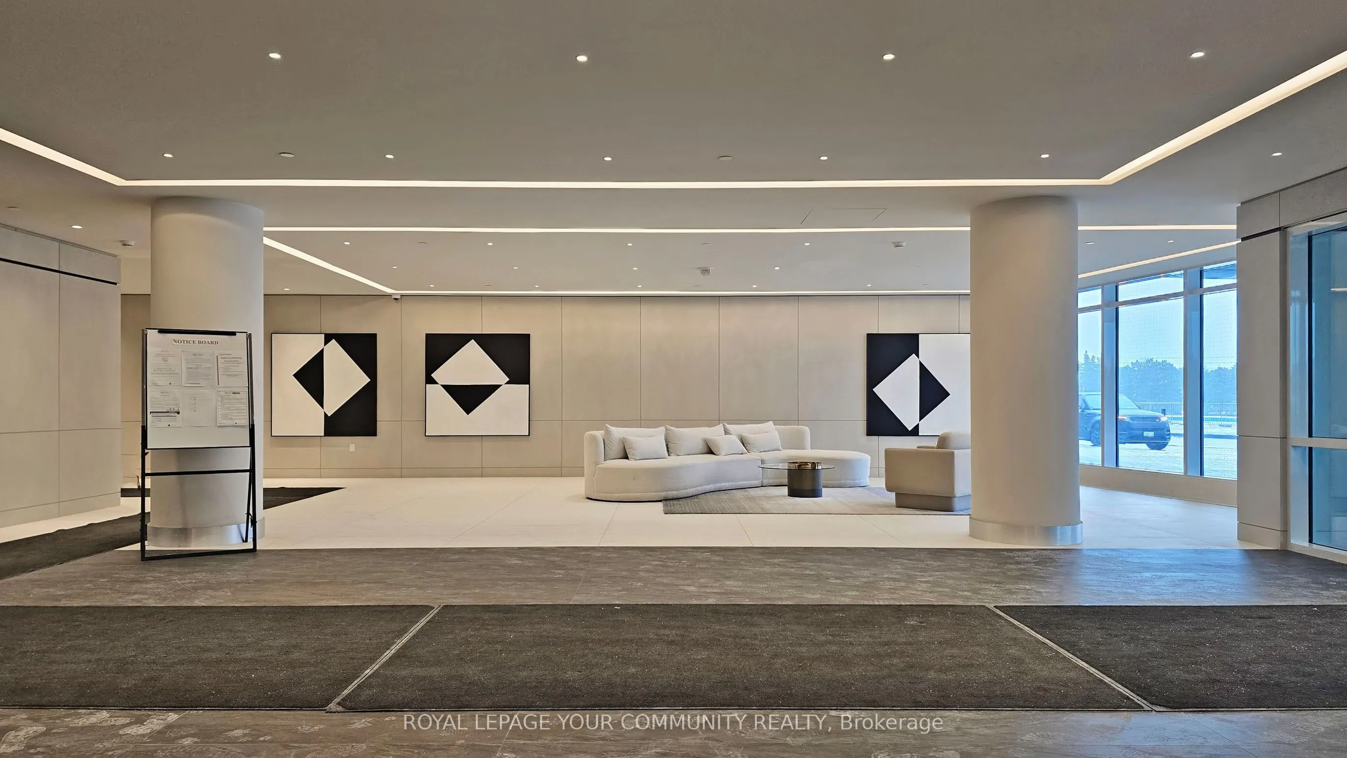30 Upper Mall Way, #2101
