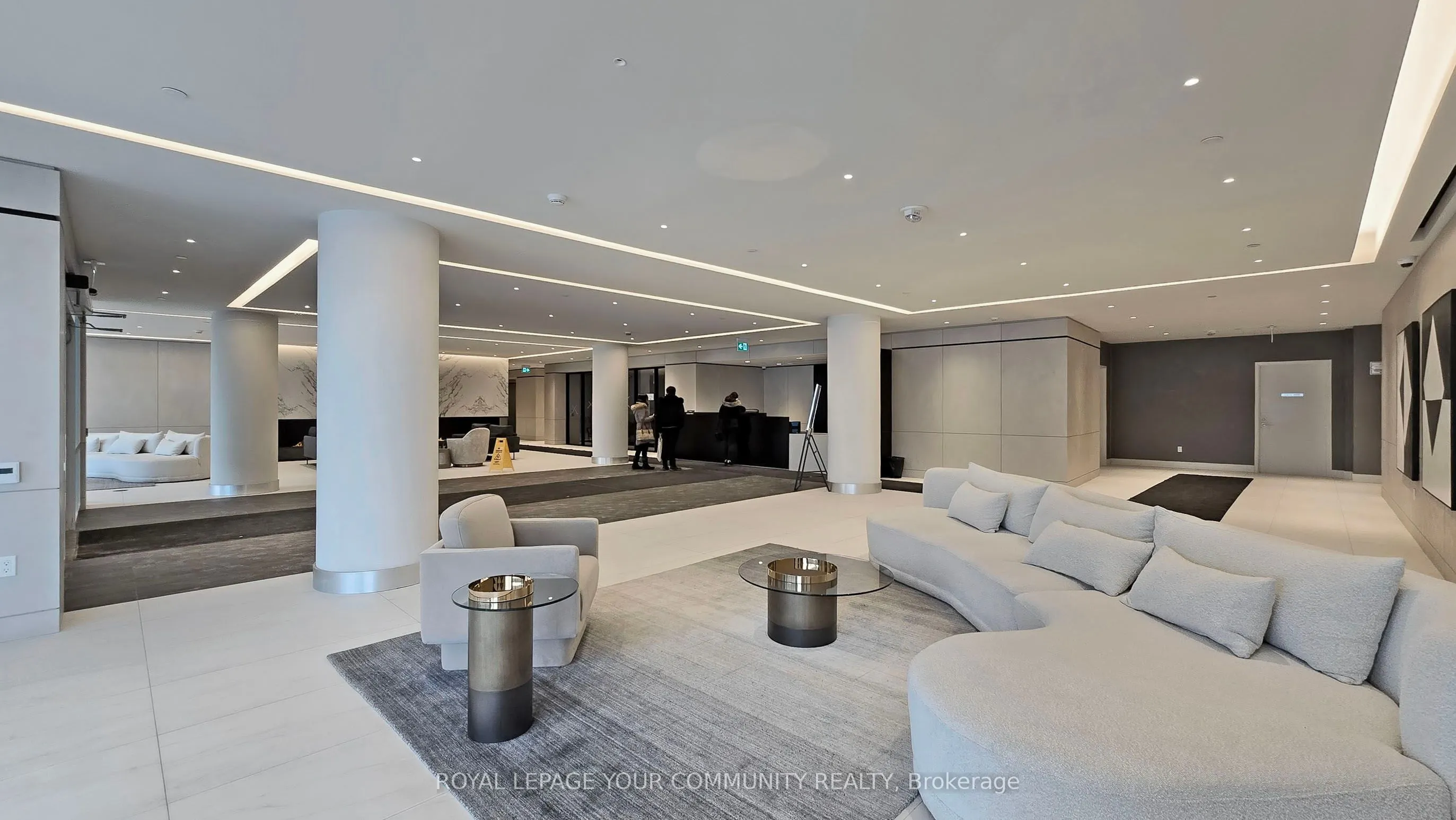 30 Upper Mall Way, #2101