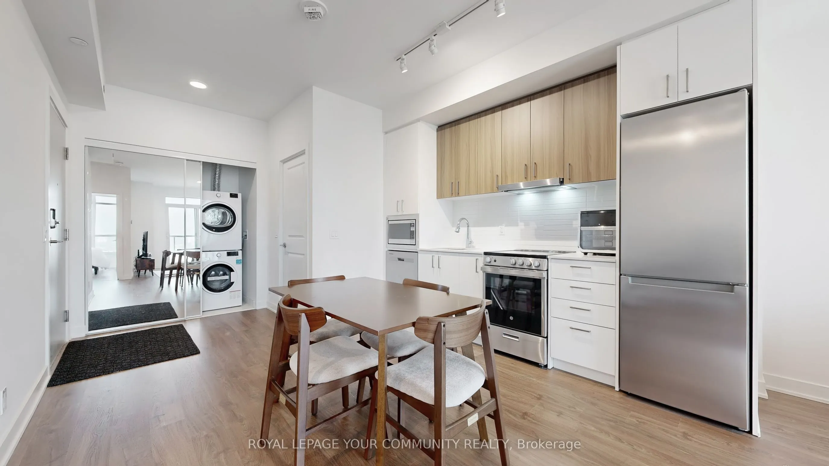30 Upper Mall Way, #2101