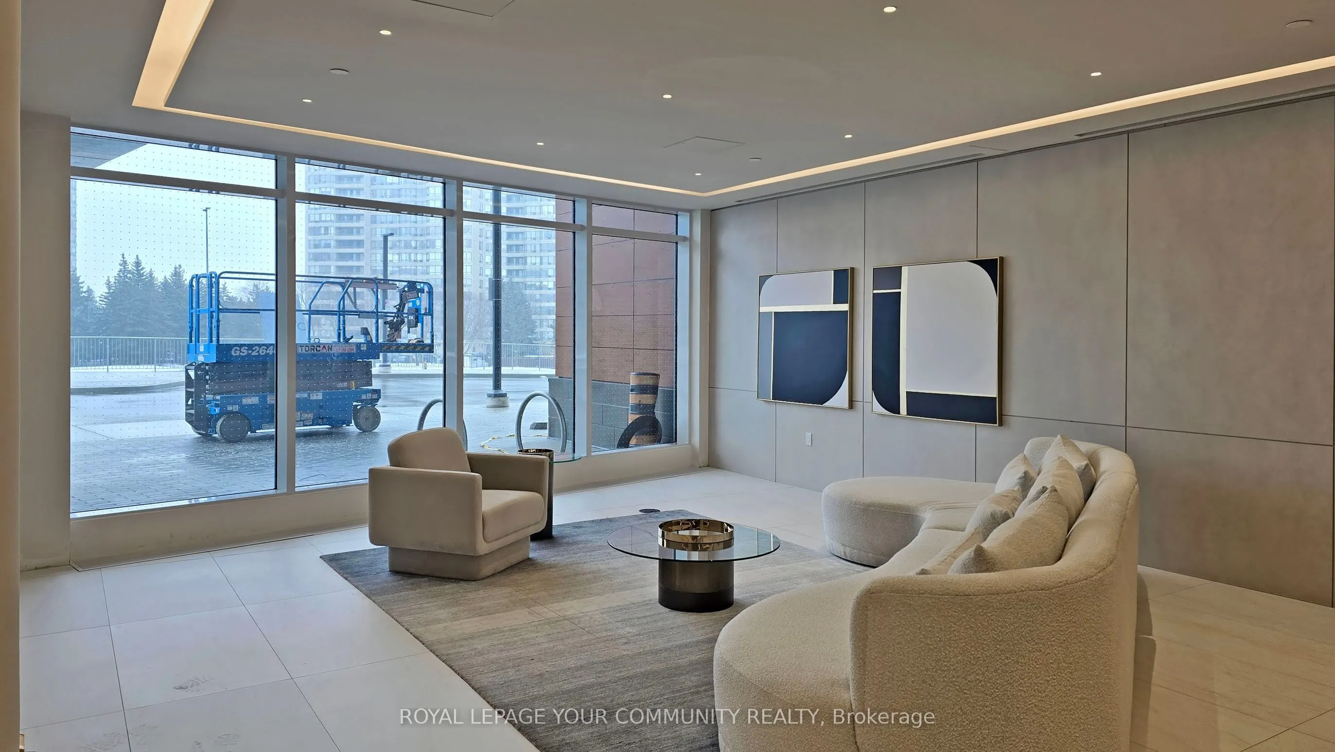 30 Upper Mall Way, #2101