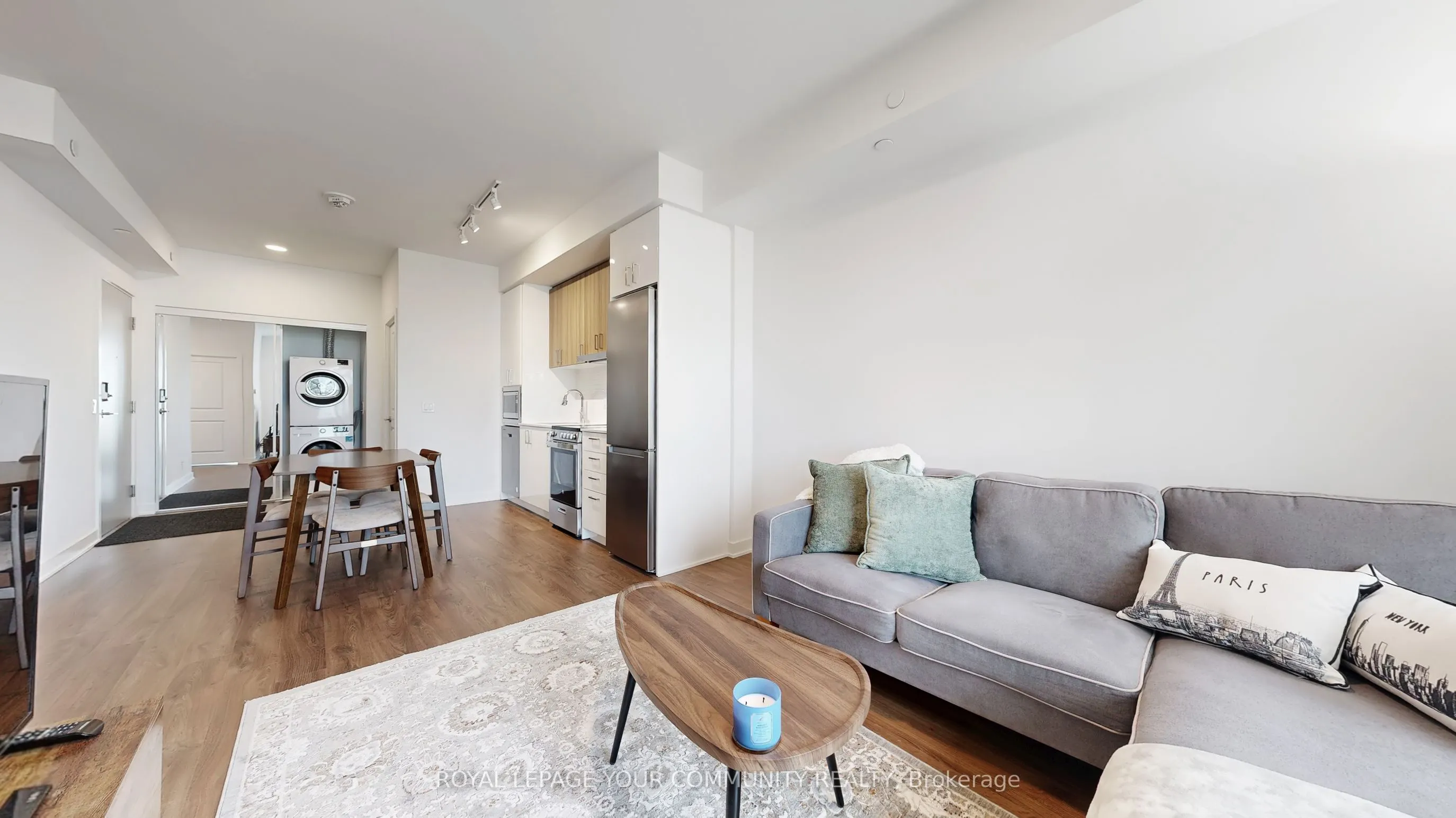 30 Upper Mall Way, #2101