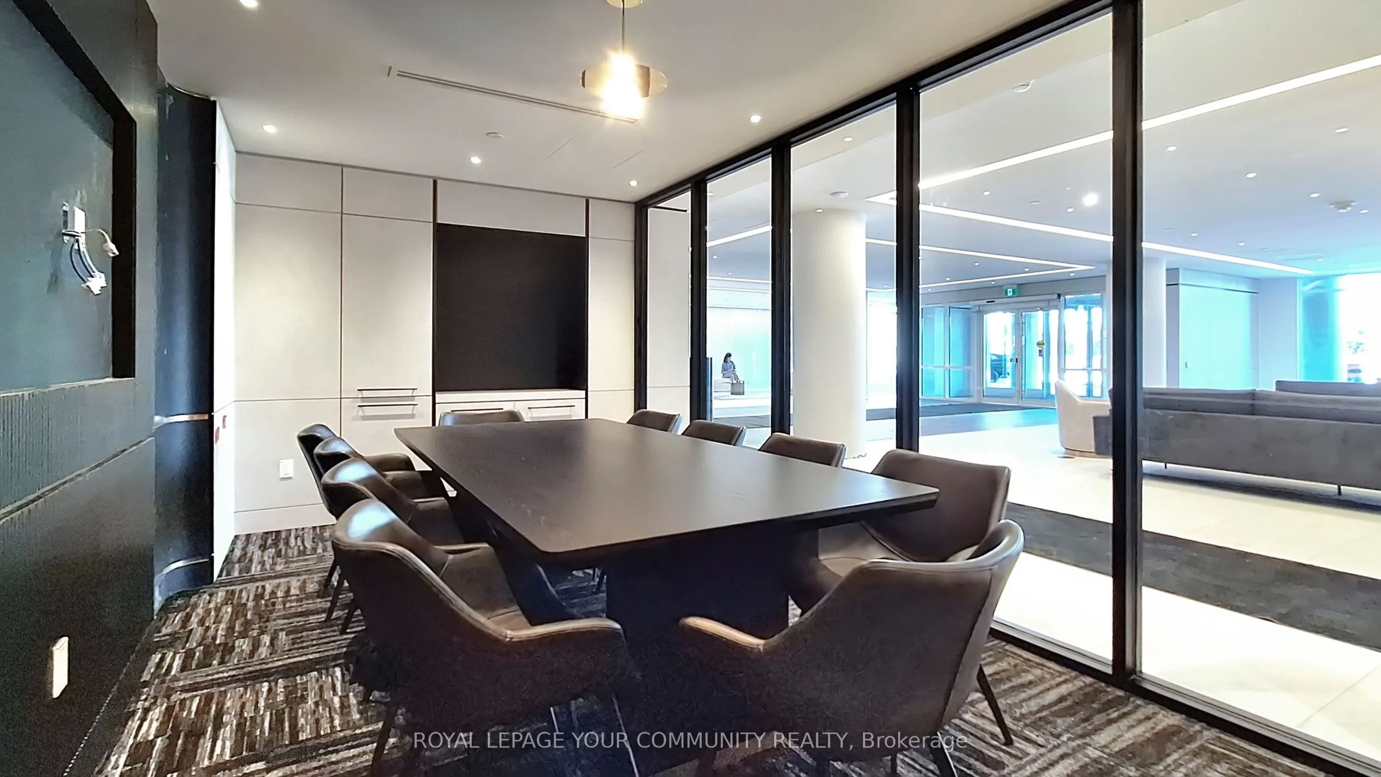 30 Upper Mall Way, #2101