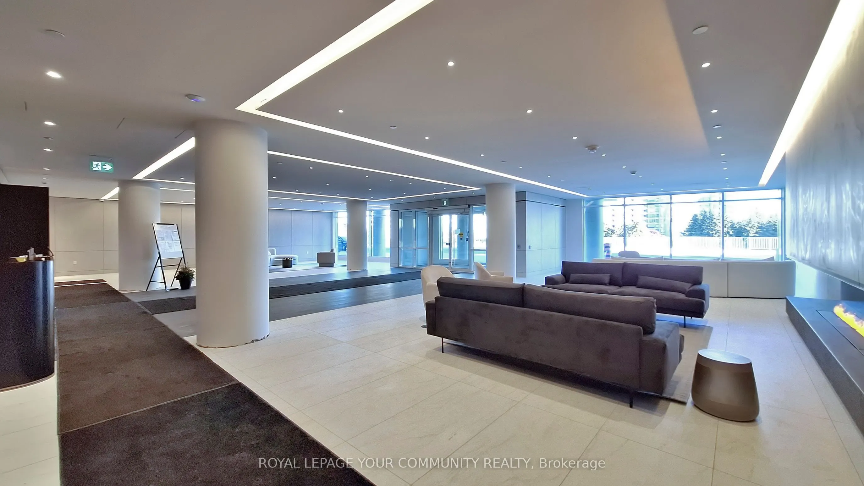 30 Upper Mall Way, #2101
