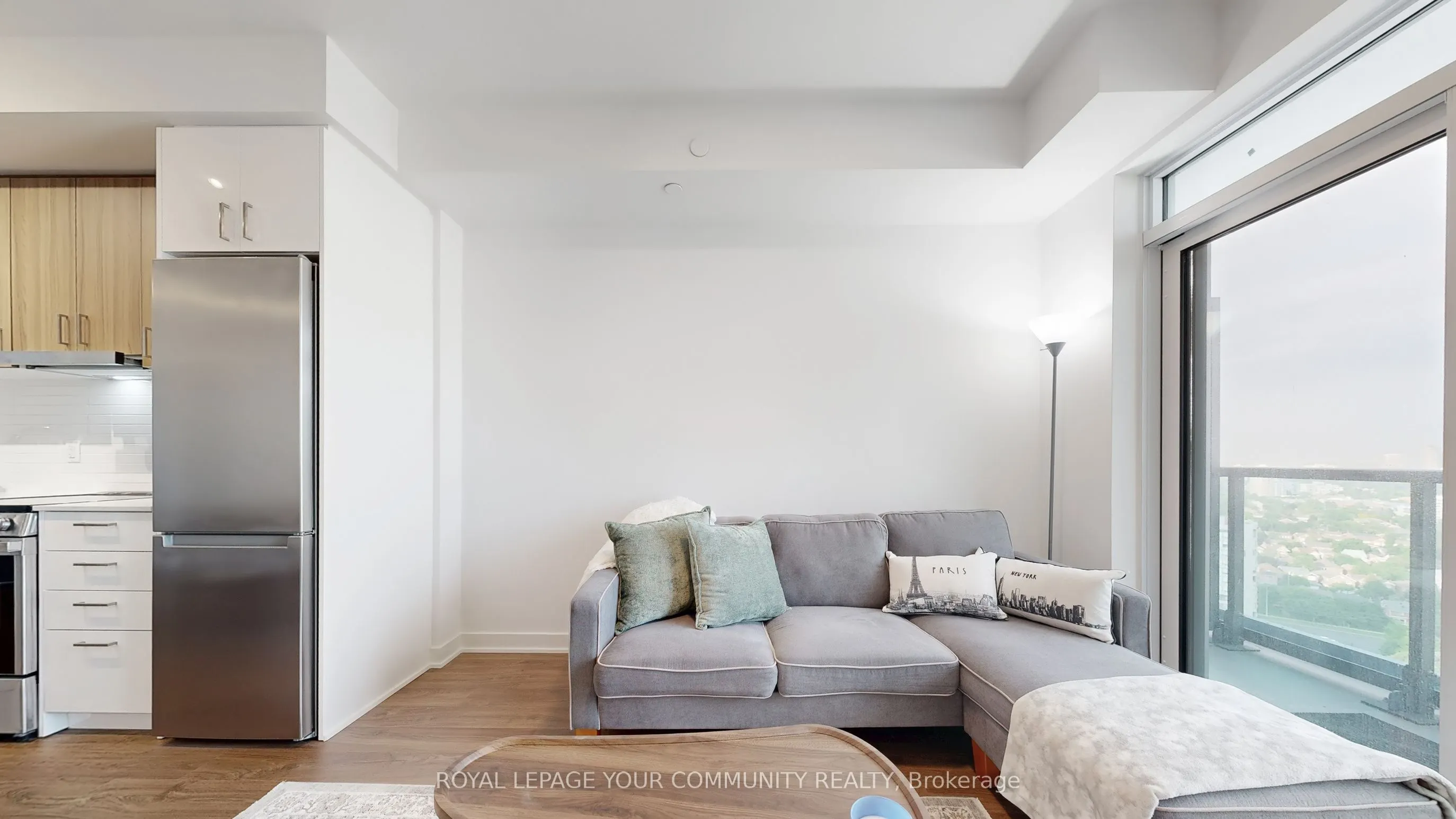 30 Upper Mall Way, #2101