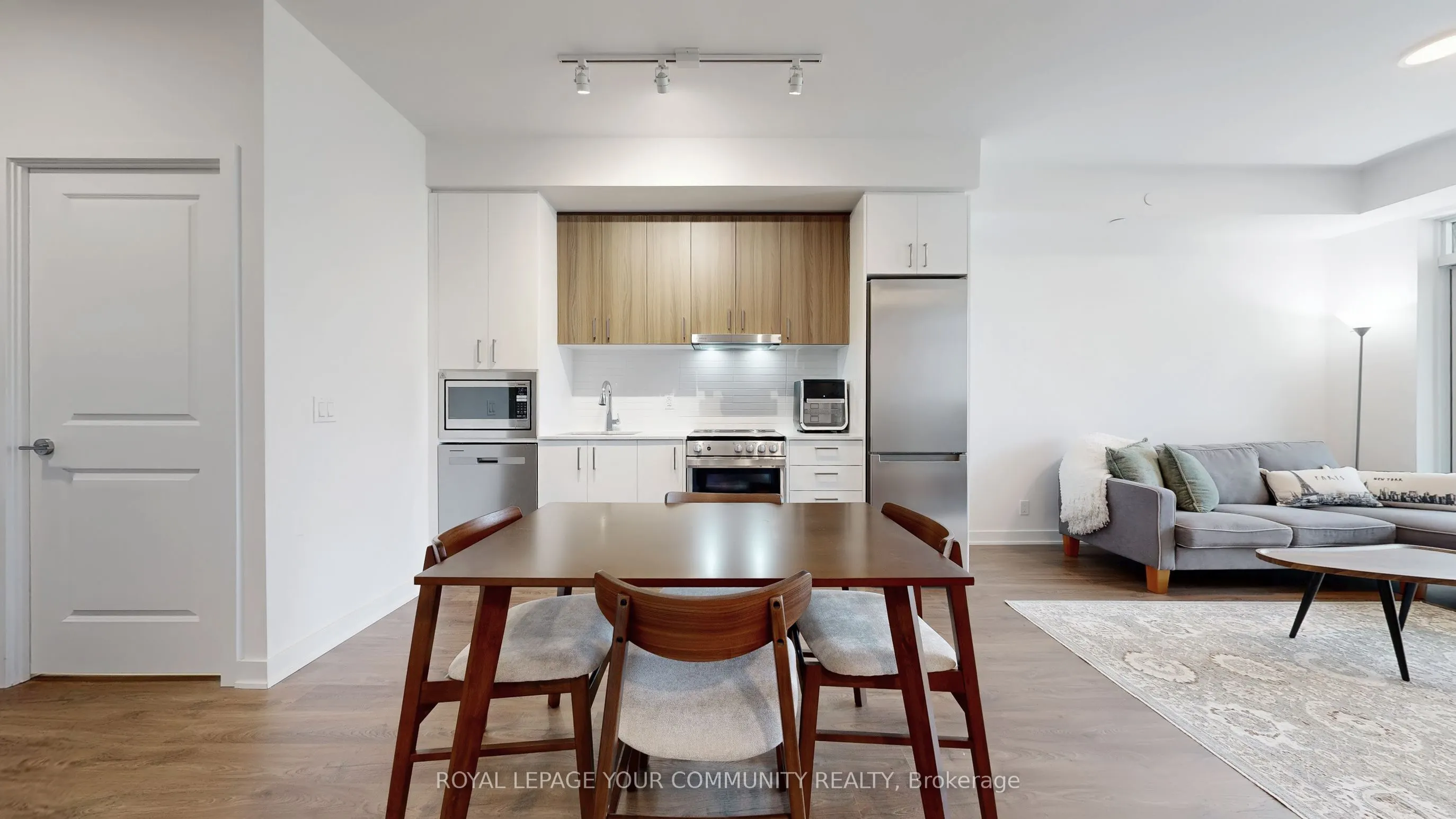 30 Upper Mall Way, #2101