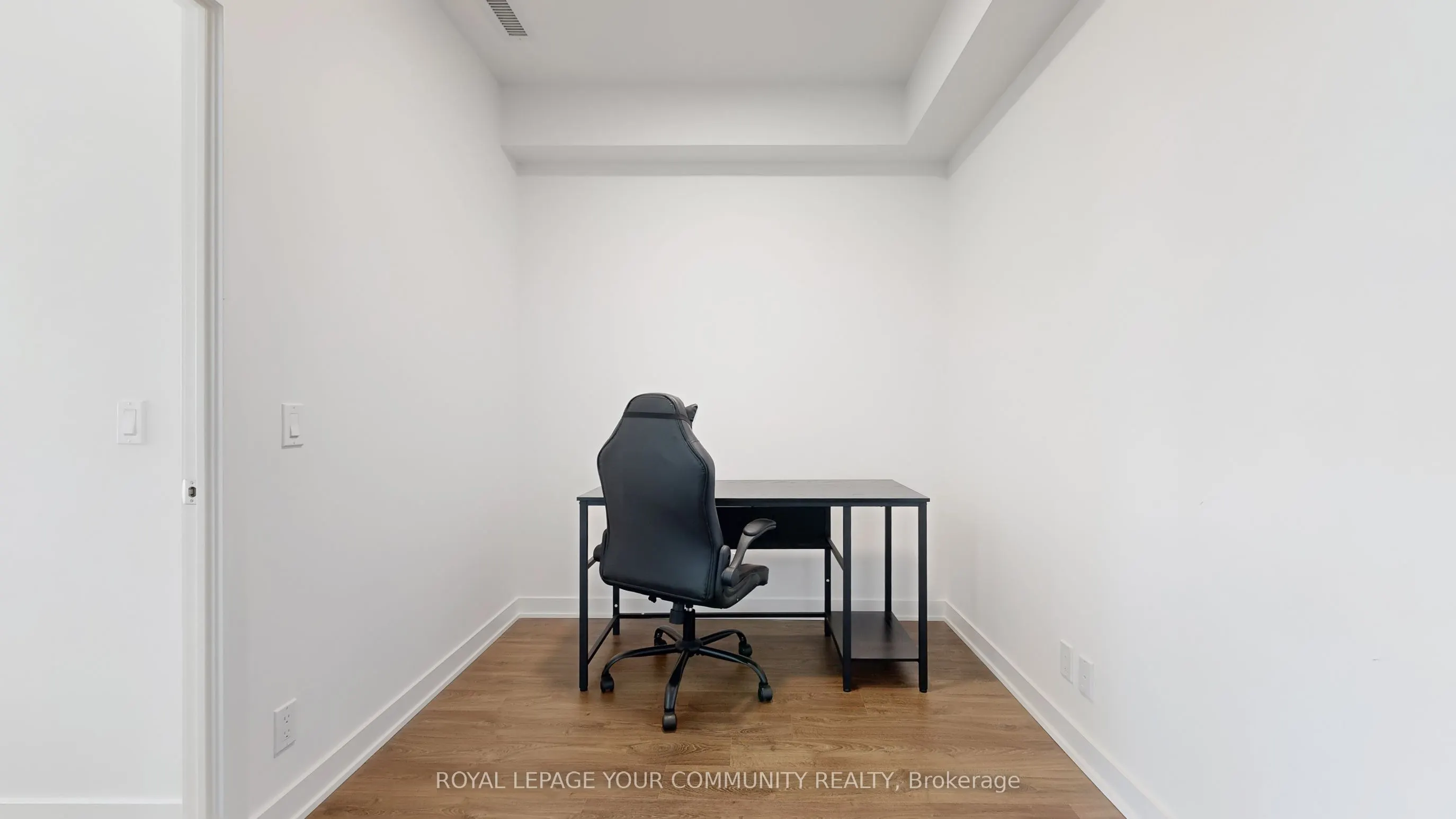 30 Upper Mall Way, #2101