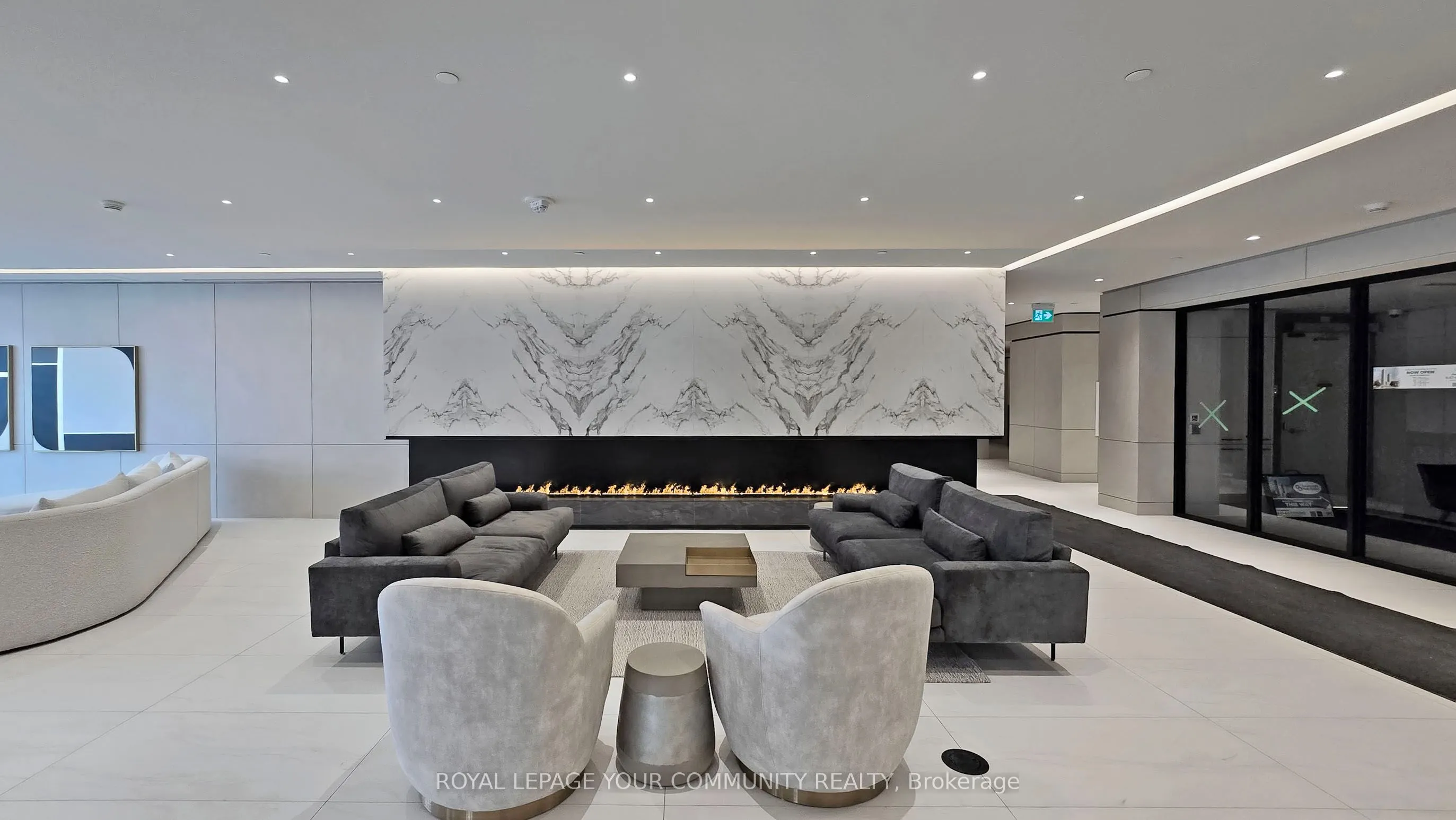 30 Upper Mall Way, #2101