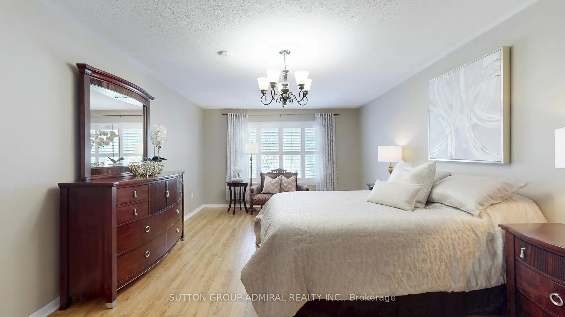 222 Hollywood Hill Circle