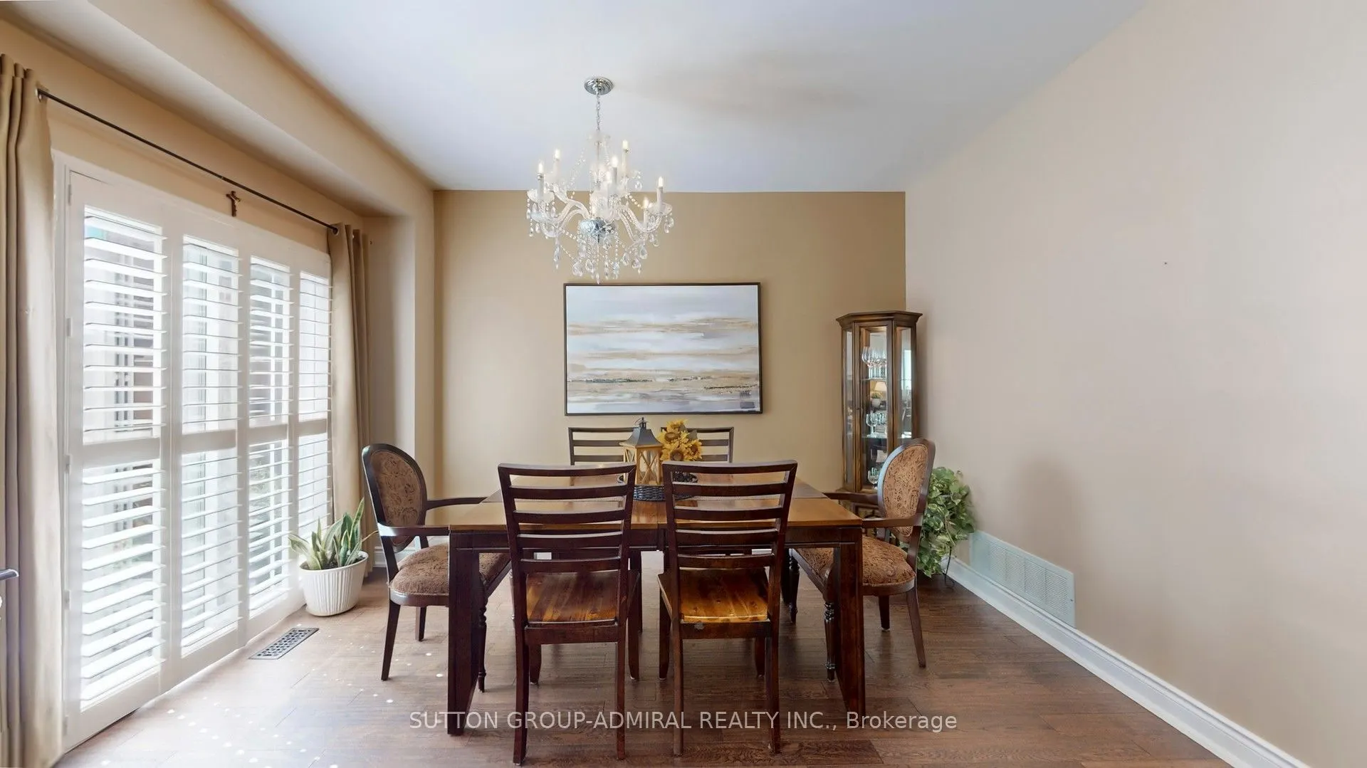 222 Hollywood Hill Circle