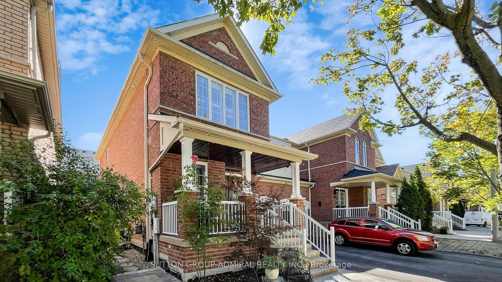 222 Hollywood Hill Circle