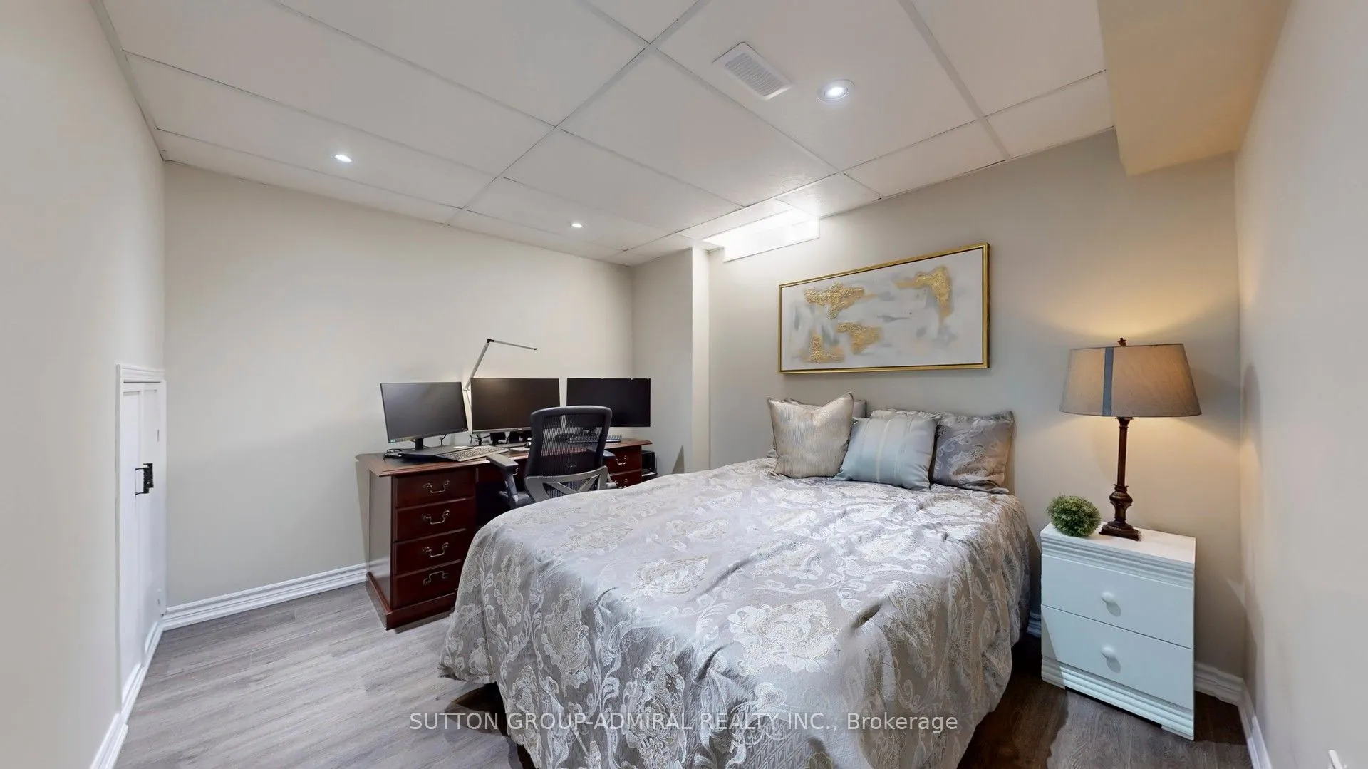 222 Hollywood Hill Circle