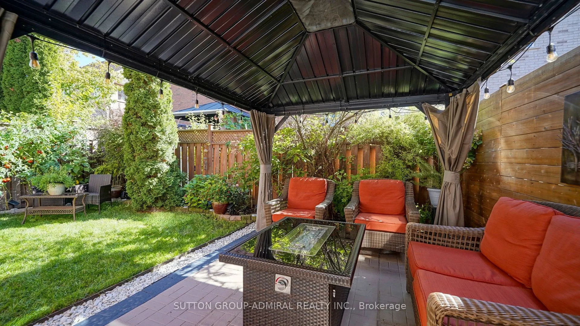 222 Hollywood Hill Circle