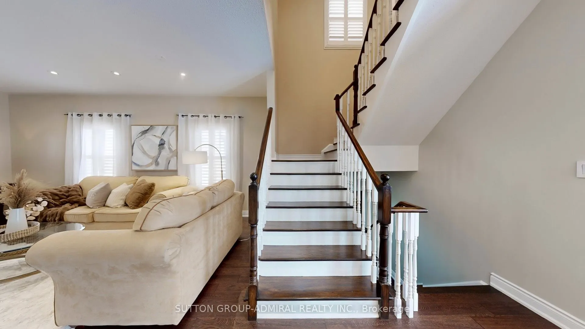 222 Hollywood Hill Circle